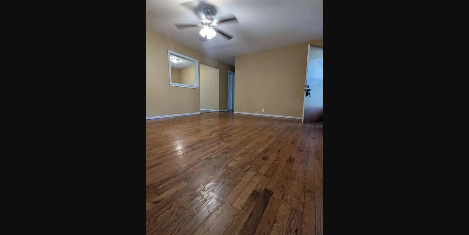 Single Family Residence For Rent in Parker County , 912 Red Bud Drive, Azle, Texas 76020, 3 Bedroom, 2 Bathroom, Garage spaces, 1,162 Sqft, built in 1955, mls#21392401, Real Estate Agent in Azle, Homes For Rent in Parker county, Homes For Rent in Azle, Realtor in Azle Texas, Real Estate Brokerage Independent Realty Texas, Luminita Cordes Realtor