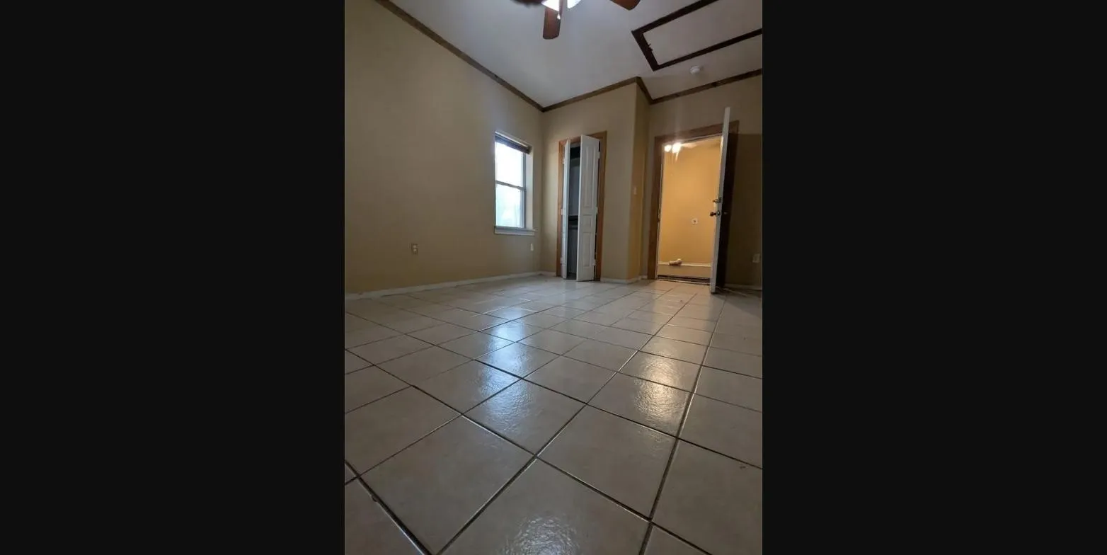 Single Family Residence For Rent in Parker County , 912 Red Bud Drive, Azle, Texas 76020, 3 Bedroom, 2 Bathroom, Garage spaces, 1,162 Sqft, built in 1955, mls#21392401, Real Estate Agent in Azle, Homes For Rent in Parker county, Homes For Rent in Azle, Realtor in Azle Texas, Real Estate Brokerage Independent Realty Texas, Luminita Cordes Realtor