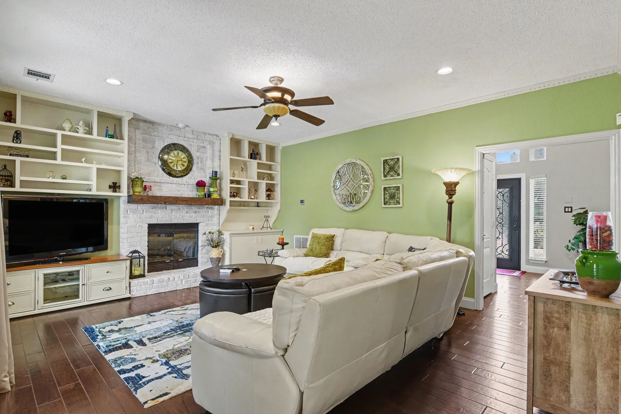 Single Family Residence For Sale in Collin County , 1713 Endicott Drive, Plano, Texas 75025, 5 Bedroom, 4 Bathroom, 2 Garage spaces, 3,370 Sqft, built in 1990, mls#21403505, Real Estate Agent in Plano, Homes For Sale in Collin county, Homes For Sale in Plano, Realtor in Plano Texas, Real Estate Brokerage Independent Realty Texas, Luminita Cordes Realtor