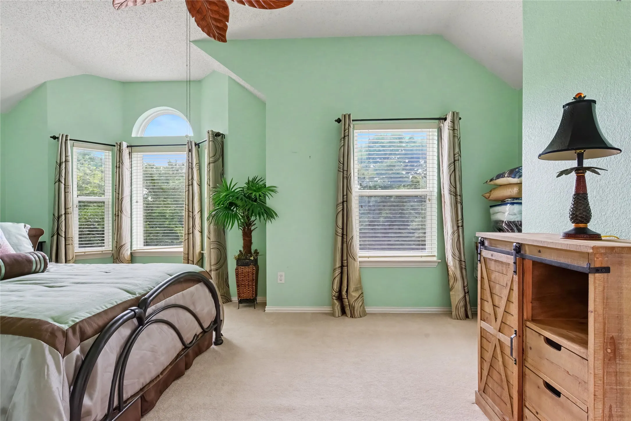 Single Family Residence For Sale in Collin County , 1713 Endicott Drive, Plano, Texas 75025, 5 Bedroom, 4 Bathroom, 2 Garage spaces, 3,370 Sqft, built in 1990, mls#21403505, Real Estate Agent in Plano, Homes For Sale in Collin county, Homes For Sale in Plano, Realtor in Plano Texas, Real Estate Brokerage Independent Realty Texas, Luminita Cordes Realtor