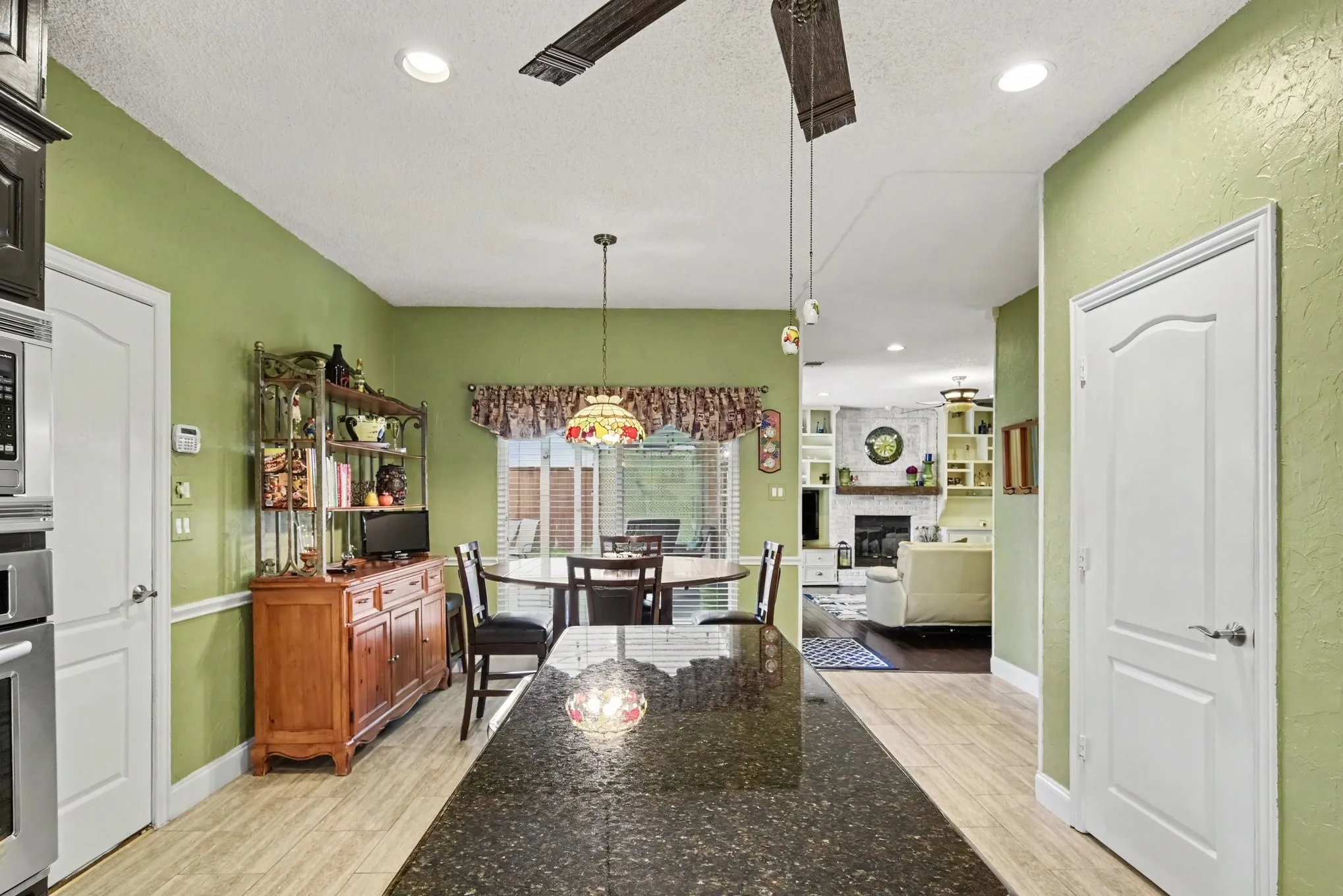 Single Family Residence For Sale in Collin County , 1713 Endicott Drive, Plano, Texas 75025, 5 Bedroom, 4 Bathroom, 2 Garage spaces, 3,370 Sqft, built in 1990, mls#21403505, Real Estate Agent in Plano, Homes For Sale in Collin county, Homes For Sale in Plano, Realtor in Plano Texas, Real Estate Brokerage Independent Realty Texas, Luminita Cordes Realtor