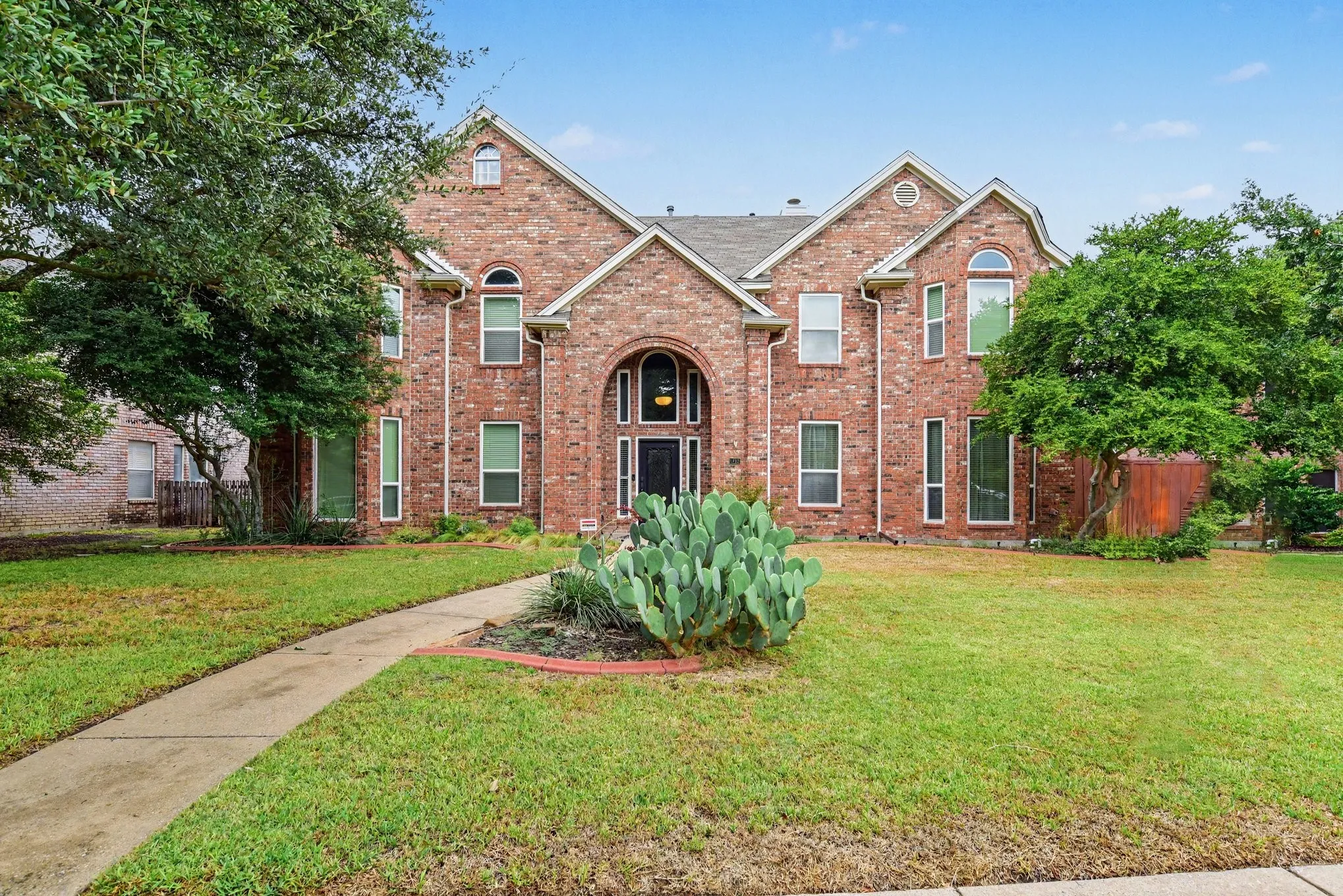 Single Family Residence For Sale in Collin County , 1713 Endicott Drive, Plano, Texas 75025, 5 Bedroom, 4 Bathroom, 2 Garage spaces, 3,370 Sqft, built in 1990, mls#21403505, Real Estate Agent in Plano, Homes For Sale in Collin county, Homes For Sale in Plano, Realtor in Plano Texas, Real Estate Brokerage Independent Realty Texas, Luminita Cordes Realtor