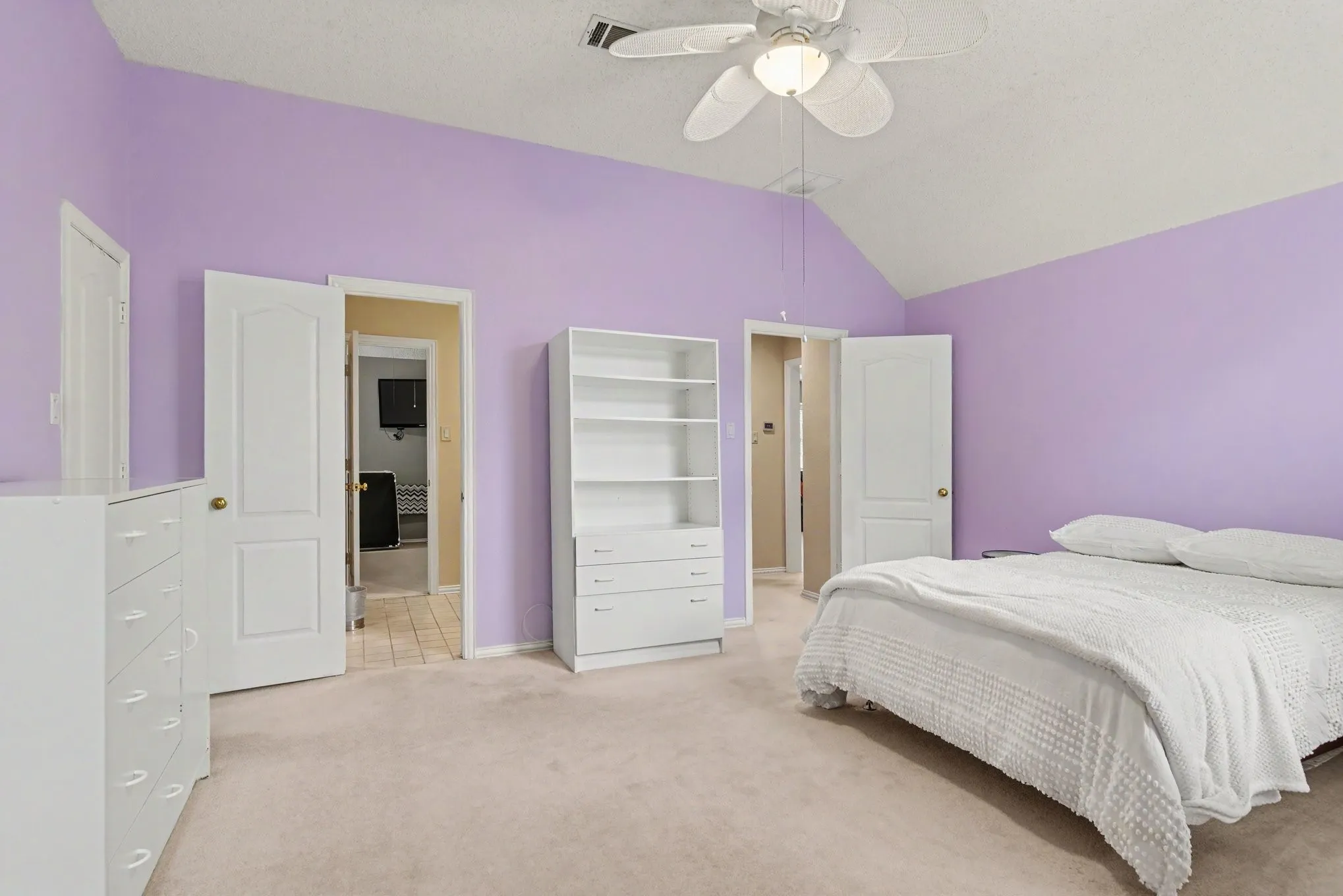 Single Family Residence For Sale in Collin County , 1713 Endicott Drive, Plano, Texas 75025, 5 Bedroom, 4 Bathroom, 2 Garage spaces, 3,370 Sqft, built in 1990, mls#21403505, Real Estate Agent in Plano, Homes For Sale in Collin county, Homes For Sale in Plano, Realtor in Plano Texas, Real Estate Brokerage Independent Realty Texas, Luminita Cordes Realtor