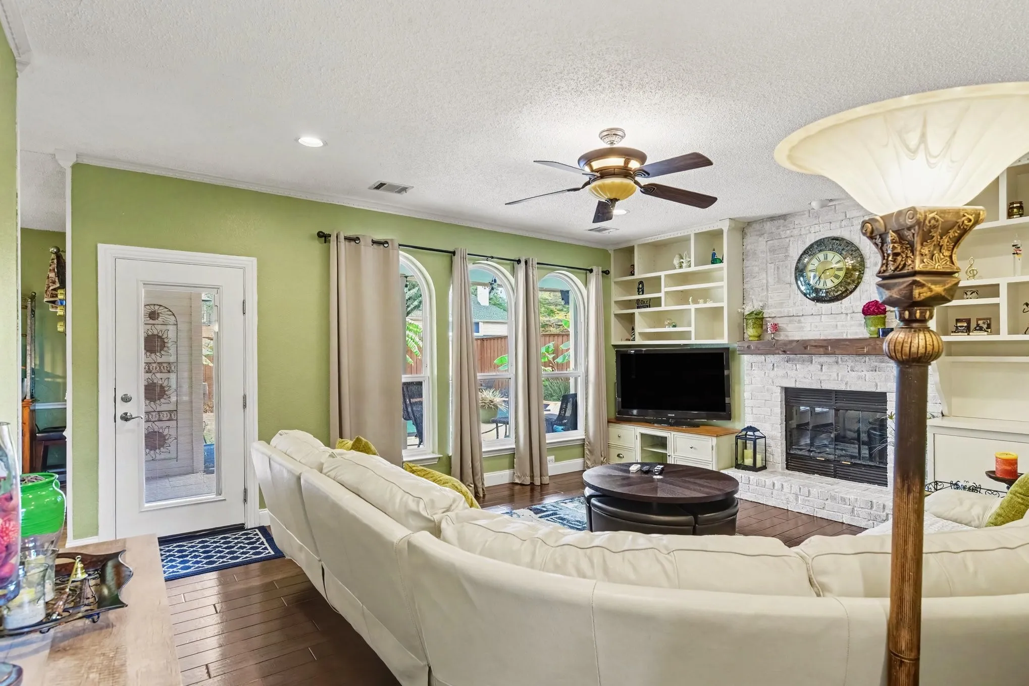 Single Family Residence For Sale in Collin County , 1713 Endicott Drive, Plano, Texas 75025, 5 Bedroom, 4 Bathroom, 2 Garage spaces, 3,370 Sqft, built in 1990, mls#21403505, Real Estate Agent in Plano, Homes For Sale in Collin county, Homes For Sale in Plano, Realtor in Plano Texas, Real Estate Brokerage Independent Realty Texas, Luminita Cordes Realtor