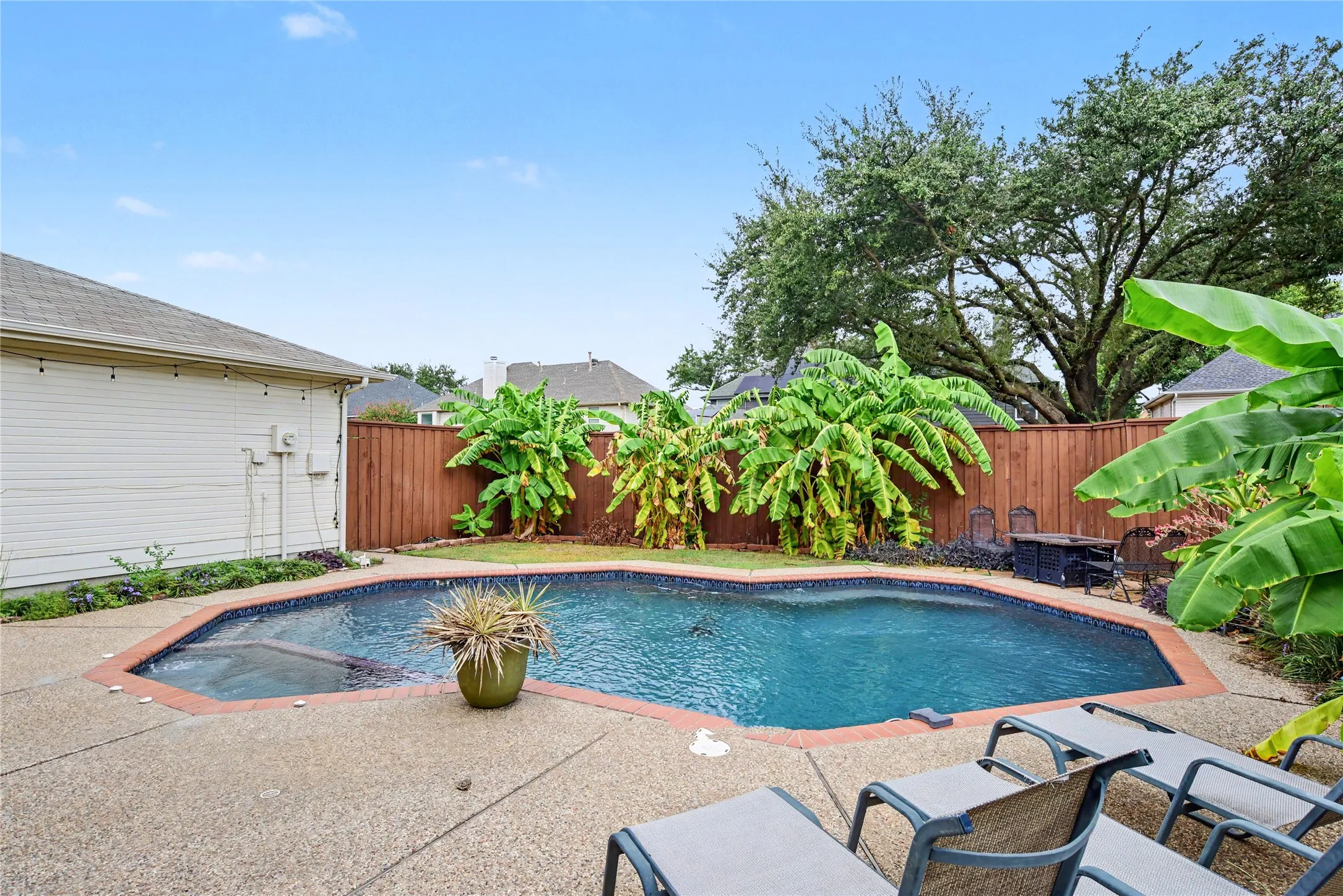 Single Family Residence For Sale in Collin County , 1713 Endicott Drive, Plano, Texas 75025, 5 Bedroom, 4 Bathroom, 2 Garage spaces, 3,370 Sqft, built in 1990, mls#21403505, Real Estate Agent in Plano, Homes For Sale in Collin county, Homes For Sale in Plano, Realtor in Plano Texas, Real Estate Brokerage Independent Realty Texas, Luminita Cordes Realtor
