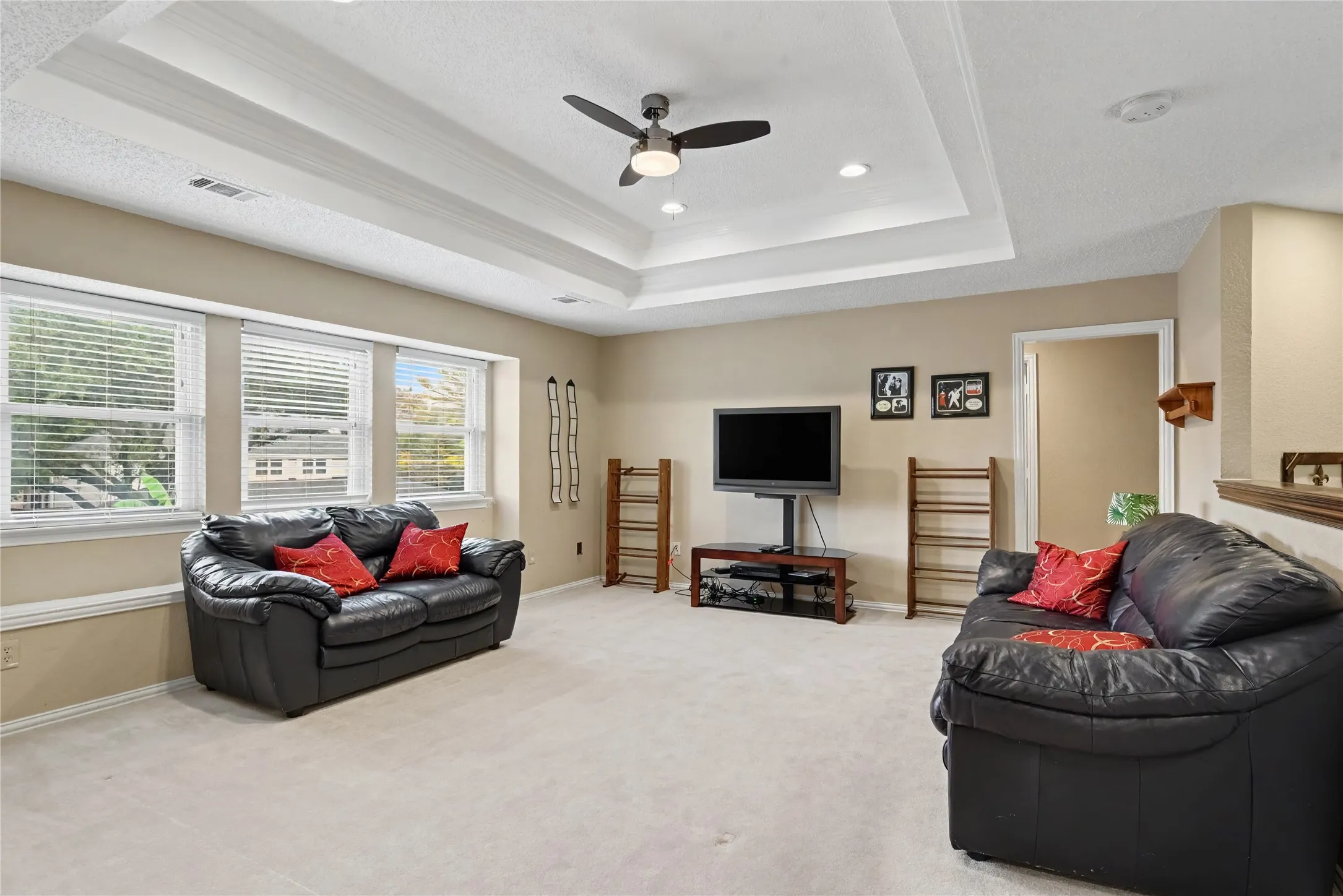 Single Family Residence For Sale in Collin County , 1713 Endicott Drive, Plano, Texas 75025, 5 Bedroom, 4 Bathroom, 2 Garage spaces, 3,370 Sqft, built in 1990, mls#21403505, Real Estate Agent in Plano, Homes For Sale in Collin county, Homes For Sale in Plano, Realtor in Plano Texas, Real Estate Brokerage Independent Realty Texas, Luminita Cordes Realtor