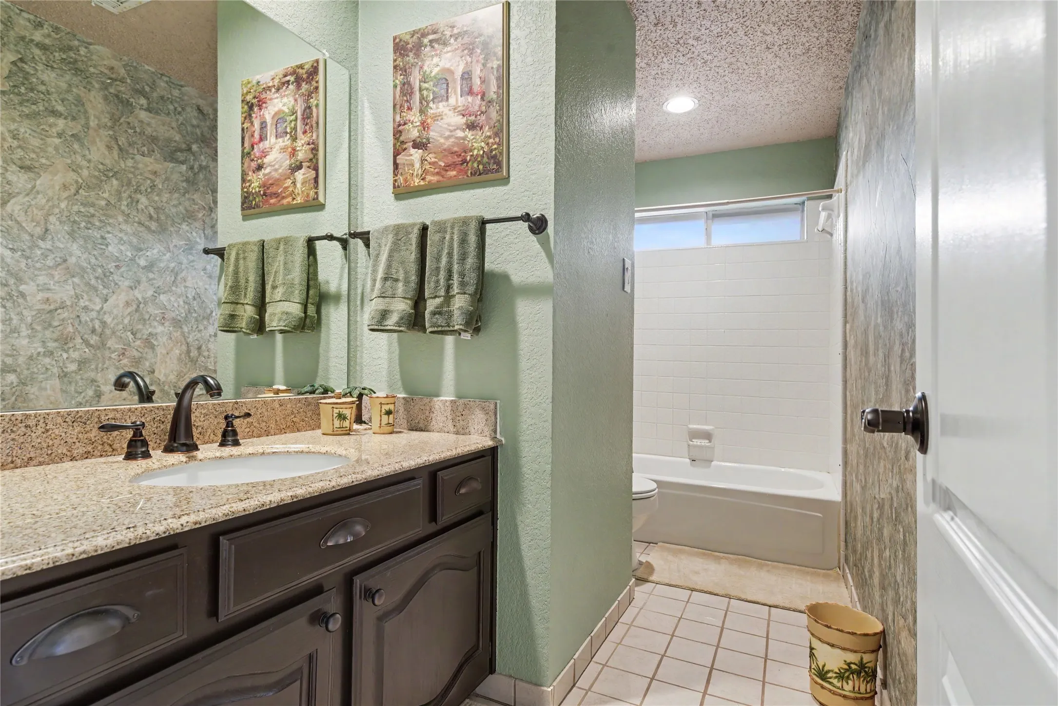 Single Family Residence For Sale in Collin County , 1713 Endicott Drive, Plano, Texas 75025, 5 Bedroom, 4 Bathroom, 2 Garage spaces, 3,370 Sqft, built in 1990, mls#21403505, Real Estate Agent in Plano, Homes For Sale in Collin county, Homes For Sale in Plano, Realtor in Plano Texas, Real Estate Brokerage Independent Realty Texas, Luminita Cordes Realtor