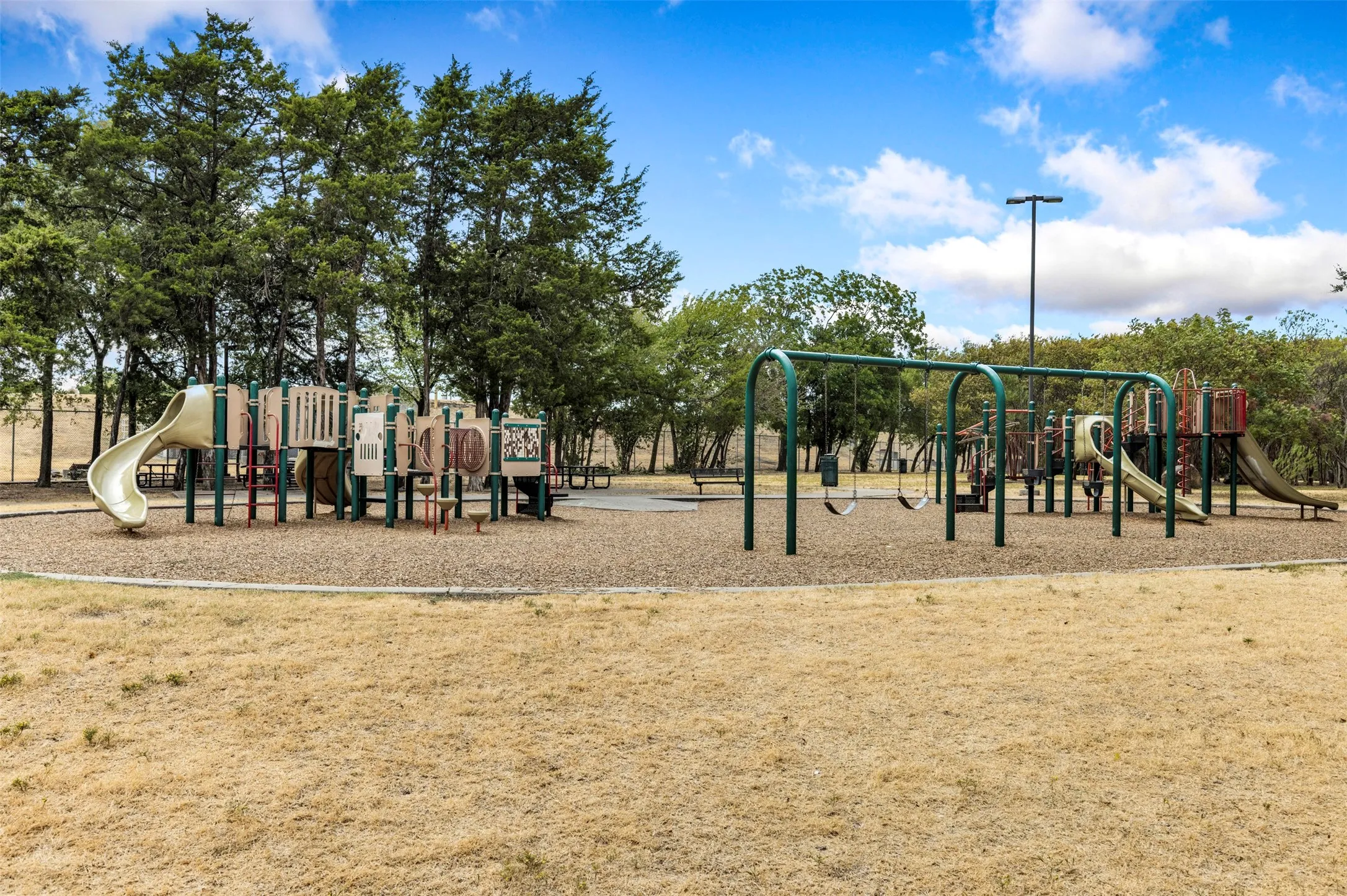 Walking distance to Moss Park