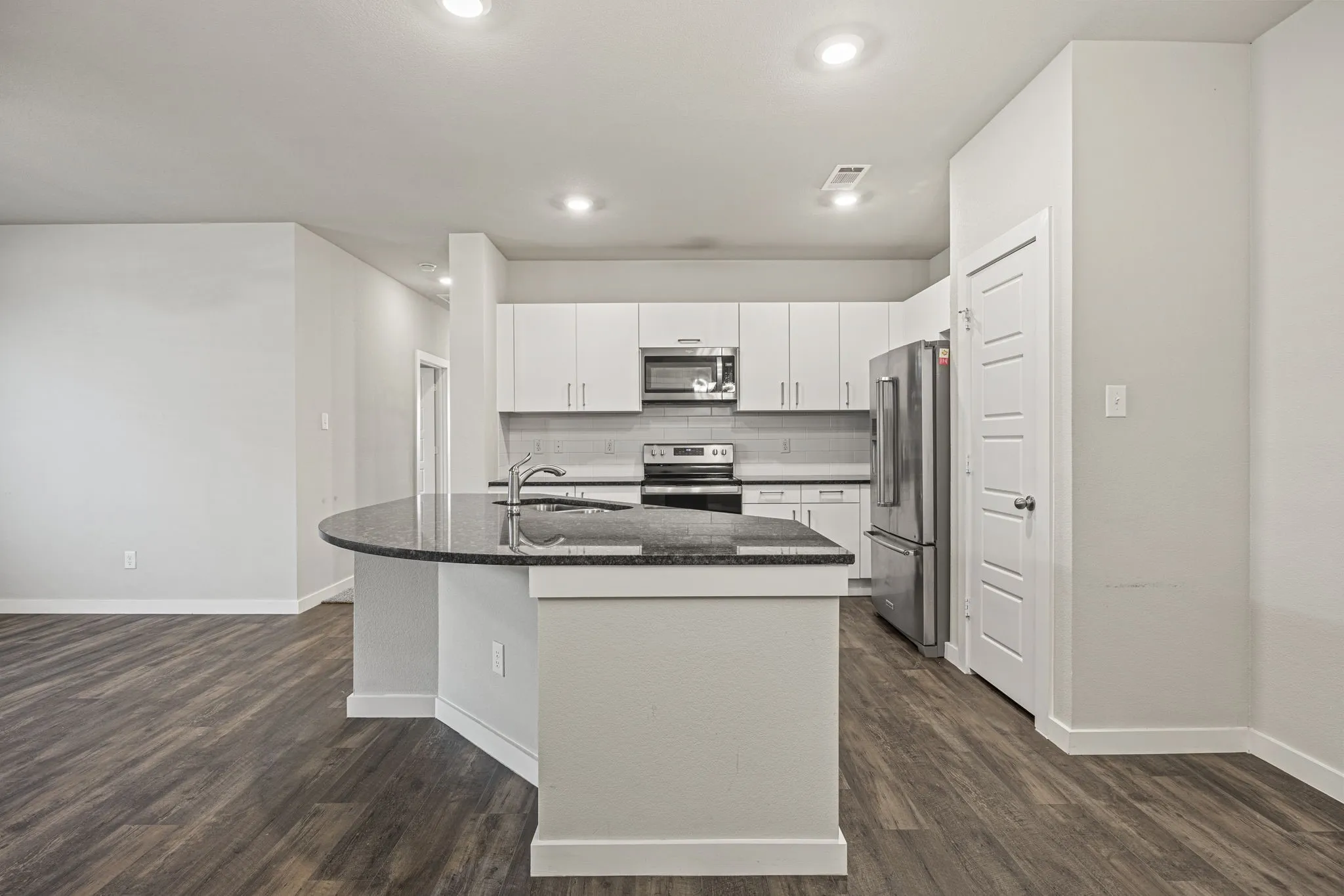 Duplex For Rent in Ellis County , 617 Blackland Drive, Venus, Texas 76084, 3 Bedroom, 2 Bathroom, 2 Garage spaces, 1,361 Sqft, built in 2023, mls#21403527, Real Estate Agent in Venus, Homes For Rent in Ellis county, Homes For Rent in Venus, Realtor in Venus Texas, Real Estate Brokerage Independent Realty Texas, Luminita Cordes Realtor