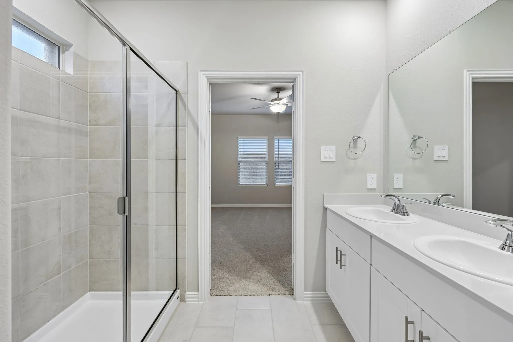  Photo is not of the actual home, but is an inspirational photo of builder’s model home and may depict options, furnishings, and/or decorator features that are not included.
