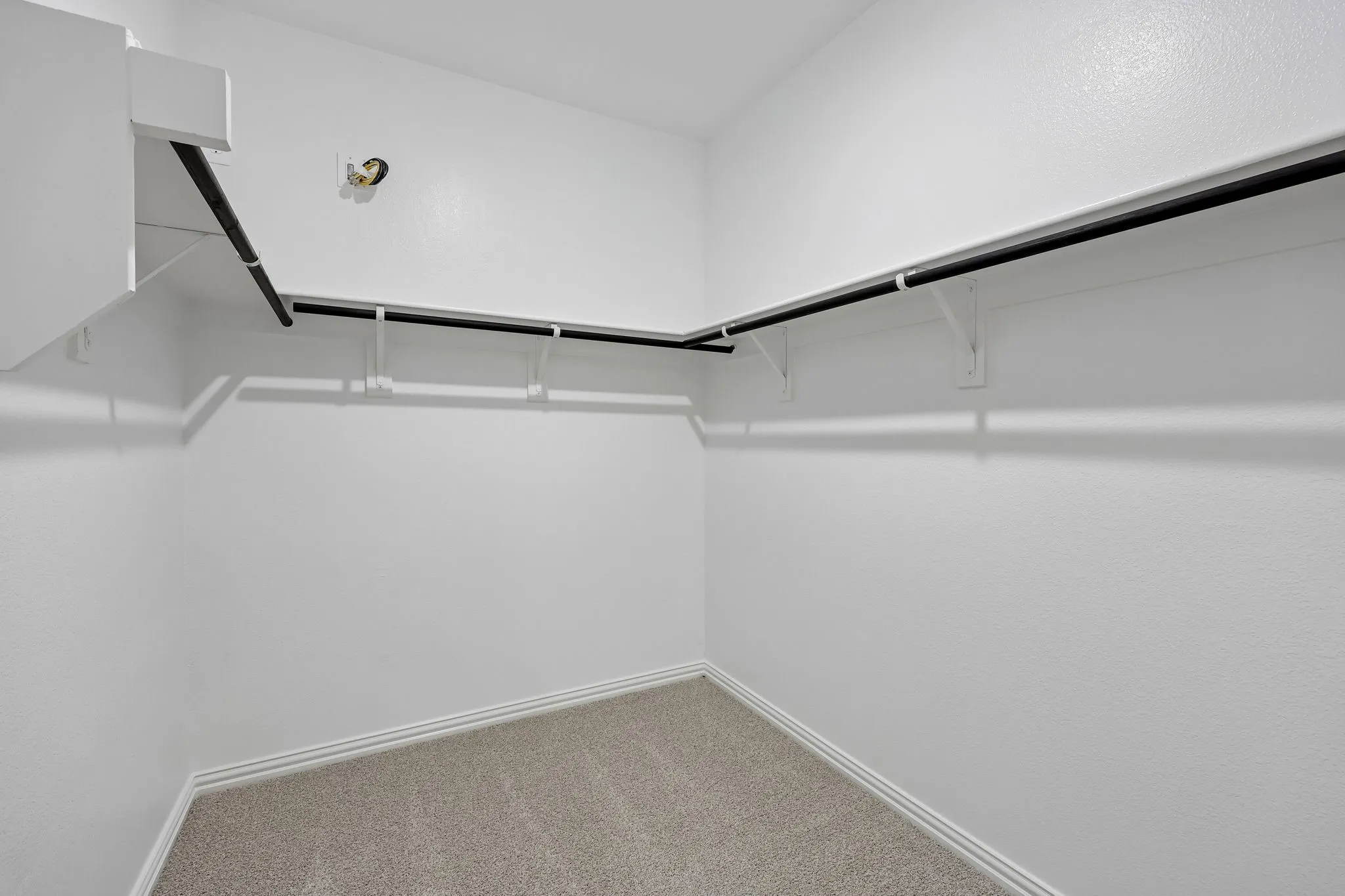  Photo is not of the actual home, but is an inspirational photo of builder’s model home and may depict options, furnishings, and/or decorator features that are not included.
