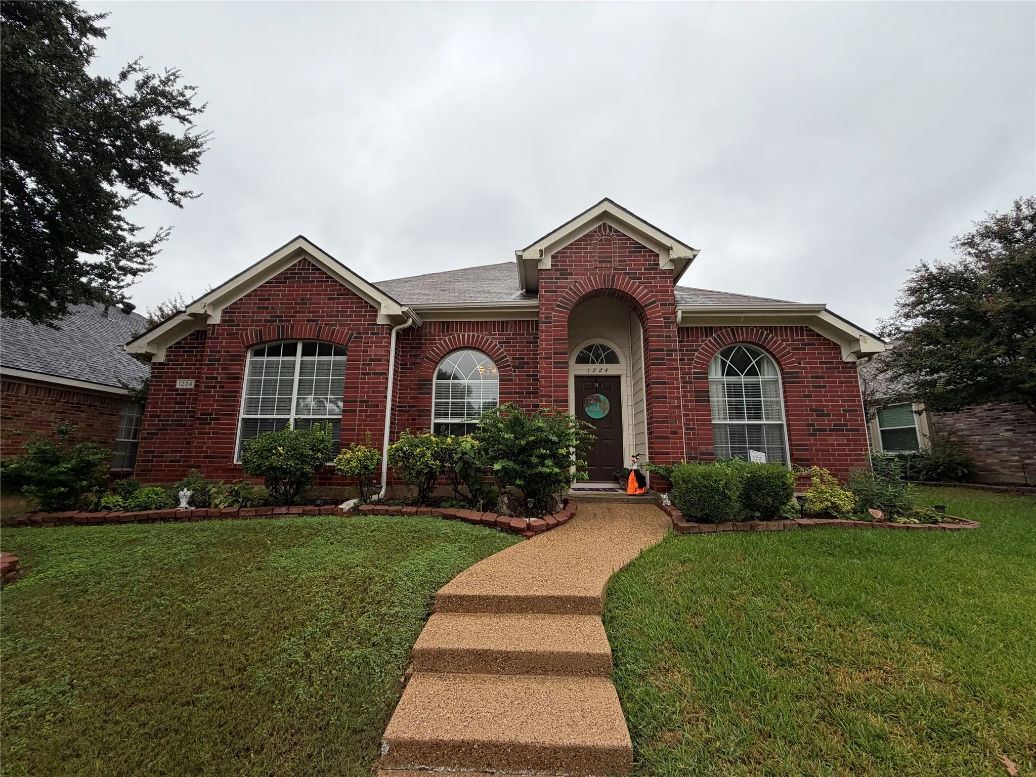 Single Family Residence For Rent in Denton County , 1224 Tanner Drive, Lewisville, Texas 75077, 3 Bedroom, 2 Bathroom, 2 Garage spaces, 1,843 Sqft, built in 1998, mls#21403388, Real Estate Agent in Lewisville, Homes For Rent in Denton county, Homes For Rent in Lewisville, Realtor in Lewisville Texas, Real Estate Brokerage Independent Realty Texas, Luminita Cordes Realtor