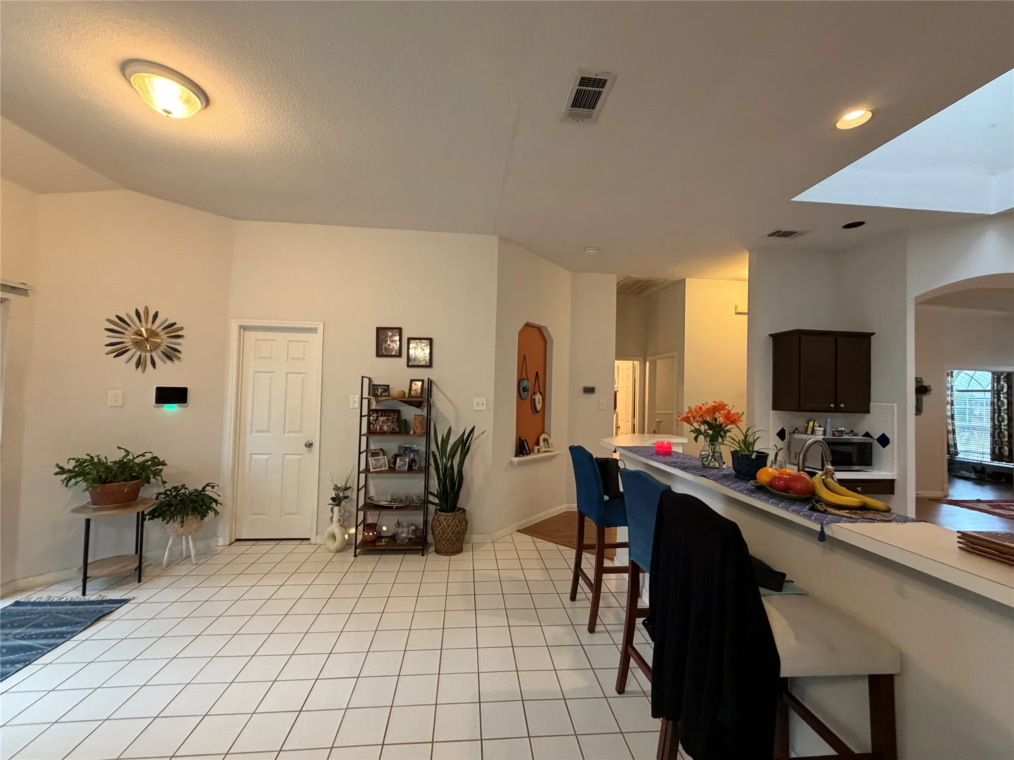 Single Family Residence For Rent in Denton County , 1224 Tanner Drive, Lewisville, Texas 75077, 3 Bedroom, 2 Bathroom, 2 Garage spaces, 1,843 Sqft, built in 1998, mls#21403388, Real Estate Agent in Lewisville, Homes For Rent in Denton county, Homes For Rent in Lewisville, Realtor in Lewisville Texas, Real Estate Brokerage Independent Realty Texas, Luminita Cordes Realtor