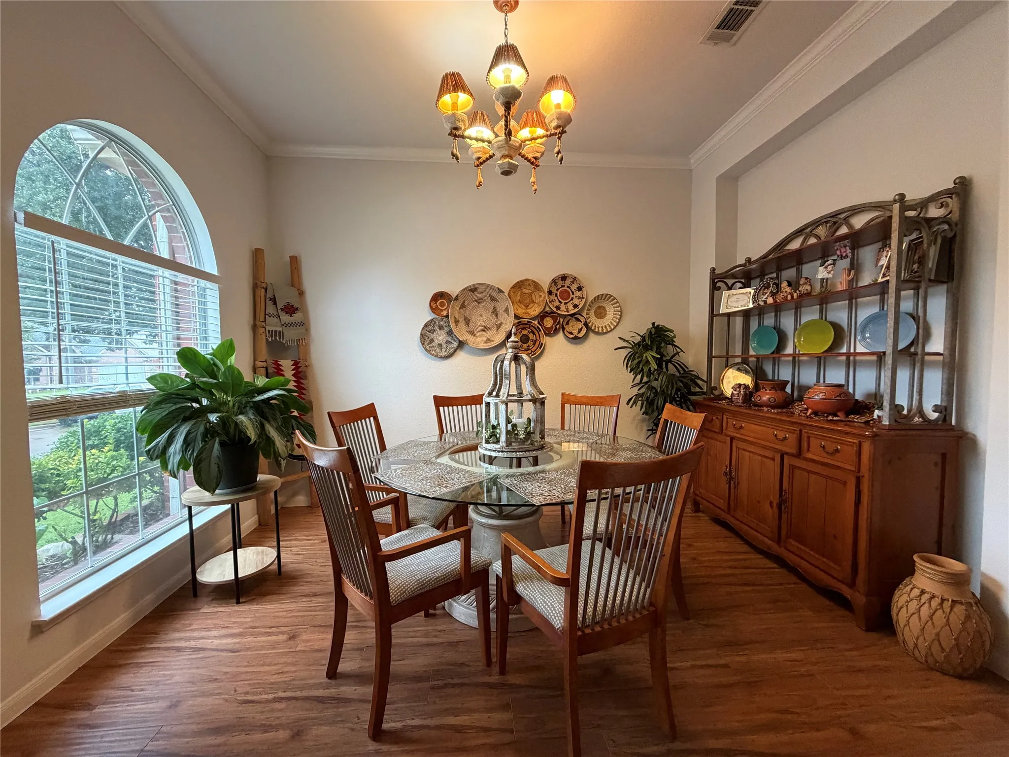 Single Family Residence For Rent in Denton County , 1224 Tanner Drive, Lewisville, Texas 75077, 3 Bedroom, 2 Bathroom, 2 Garage spaces, 1,843 Sqft, built in 1998, mls#21403388, Real Estate Agent in Lewisville, Homes For Rent in Denton county, Homes For Rent in Lewisville, Realtor in Lewisville Texas, Real Estate Brokerage Independent Realty Texas, Luminita Cordes Realtor