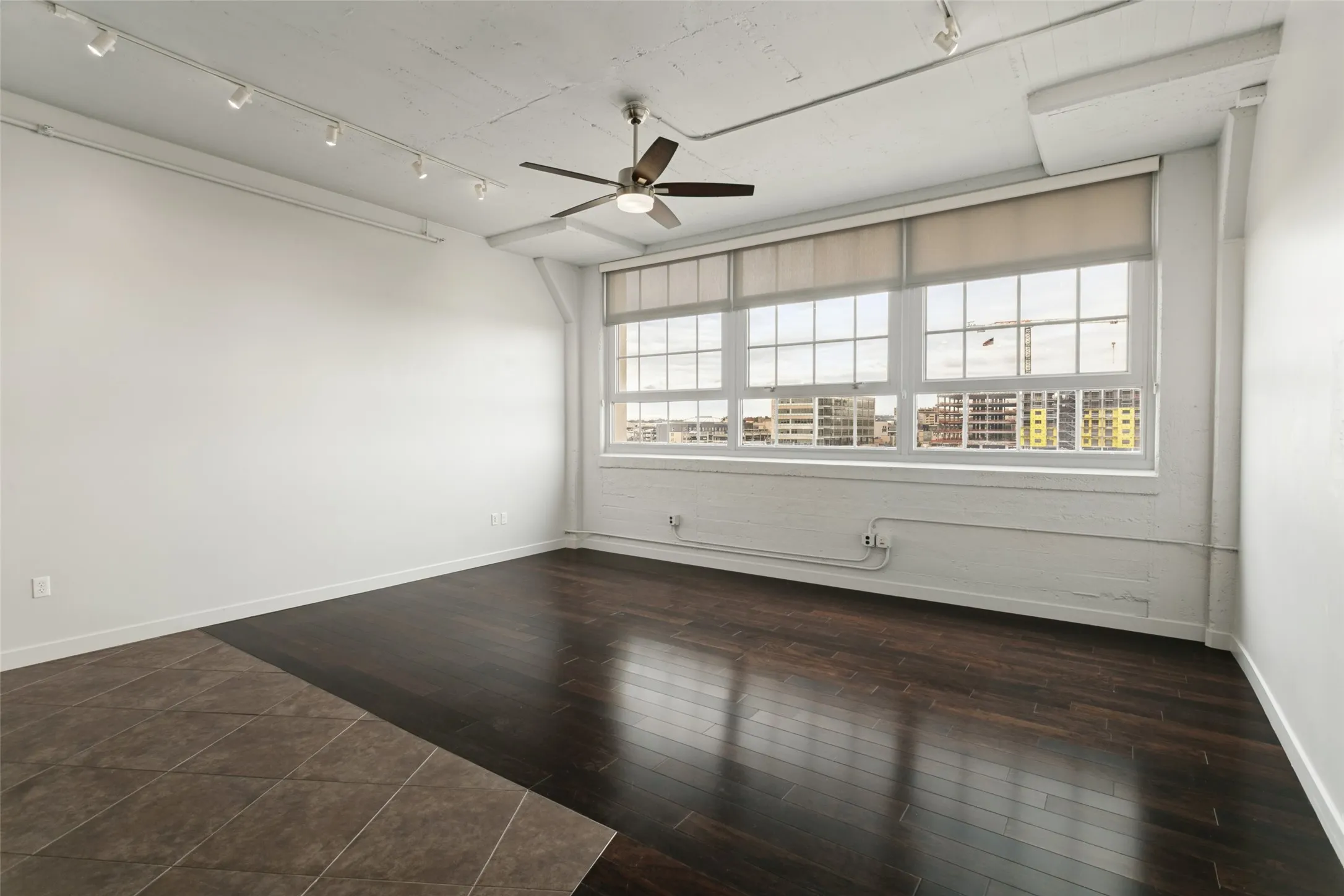 Condominium For Sale in Tarrant County , 2600 W 7th Street 1533, Fort Worth, Texas 76107, 1 Bedroom, 1 Bathroom, 2 Garage spaces, 1,263 Sqft, built in 1928, mls#21396270, Real Estate Agent in Fort Worth, Homes For Sale in Tarrant county, Homes For Sale in Fort Worth, Realtor in Fort Worth Texas, Real Estate Brokerage Independent Realty Texas, Luminita Cordes Realtor