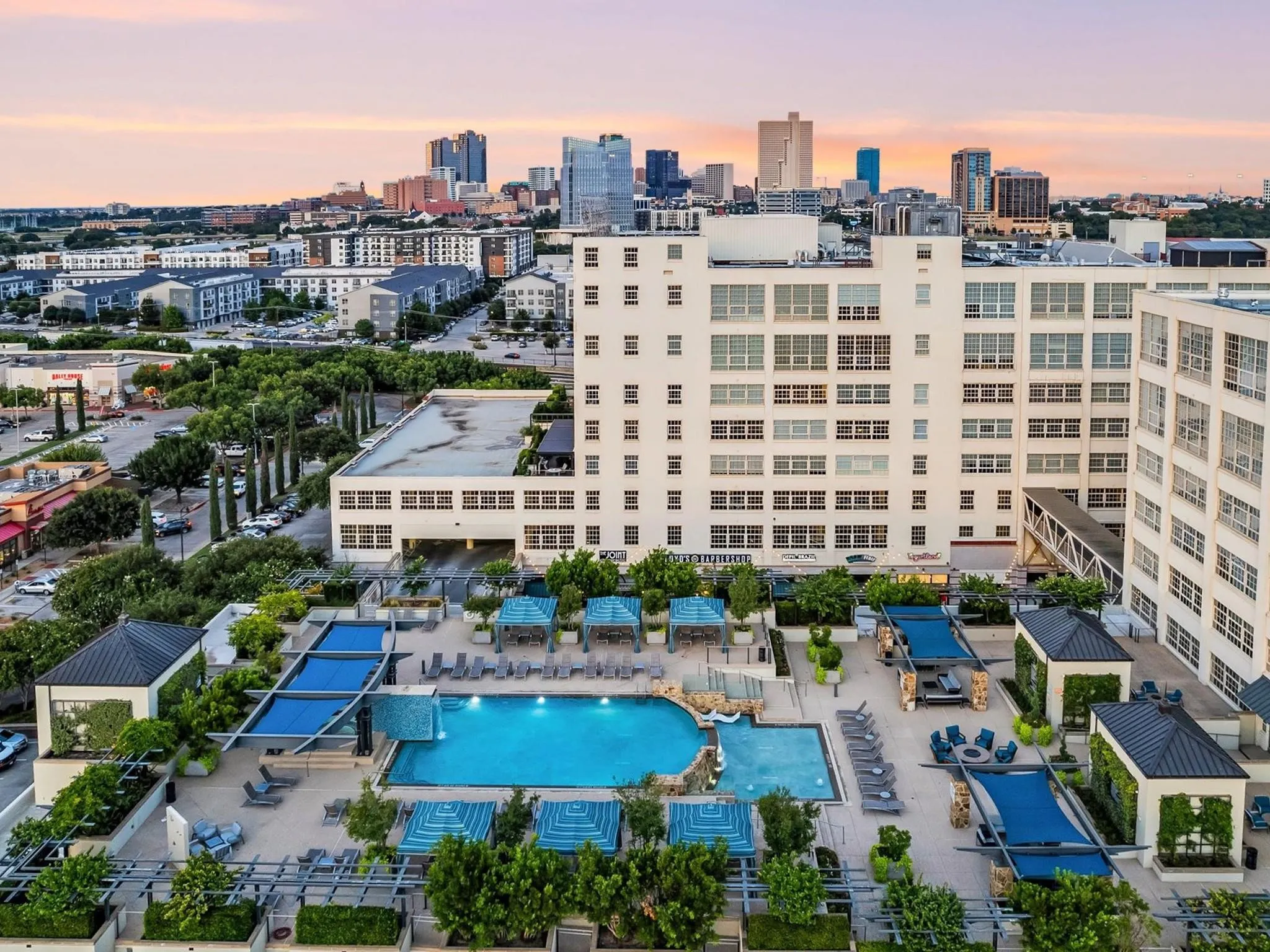 Condominium For Sale in Tarrant County , 2600 W 7th Street 1533, Fort Worth, Texas 76107, 1 Bedroom, 1 Bathroom, 2 Garage spaces, 1,263 Sqft, built in 1928, mls#21396270, Real Estate Agent in Fort Worth, Homes For Sale in Tarrant county, Homes For Sale in Fort Worth, Realtor in Fort Worth Texas, Real Estate Brokerage Independent Realty Texas, Luminita Cordes Realtor