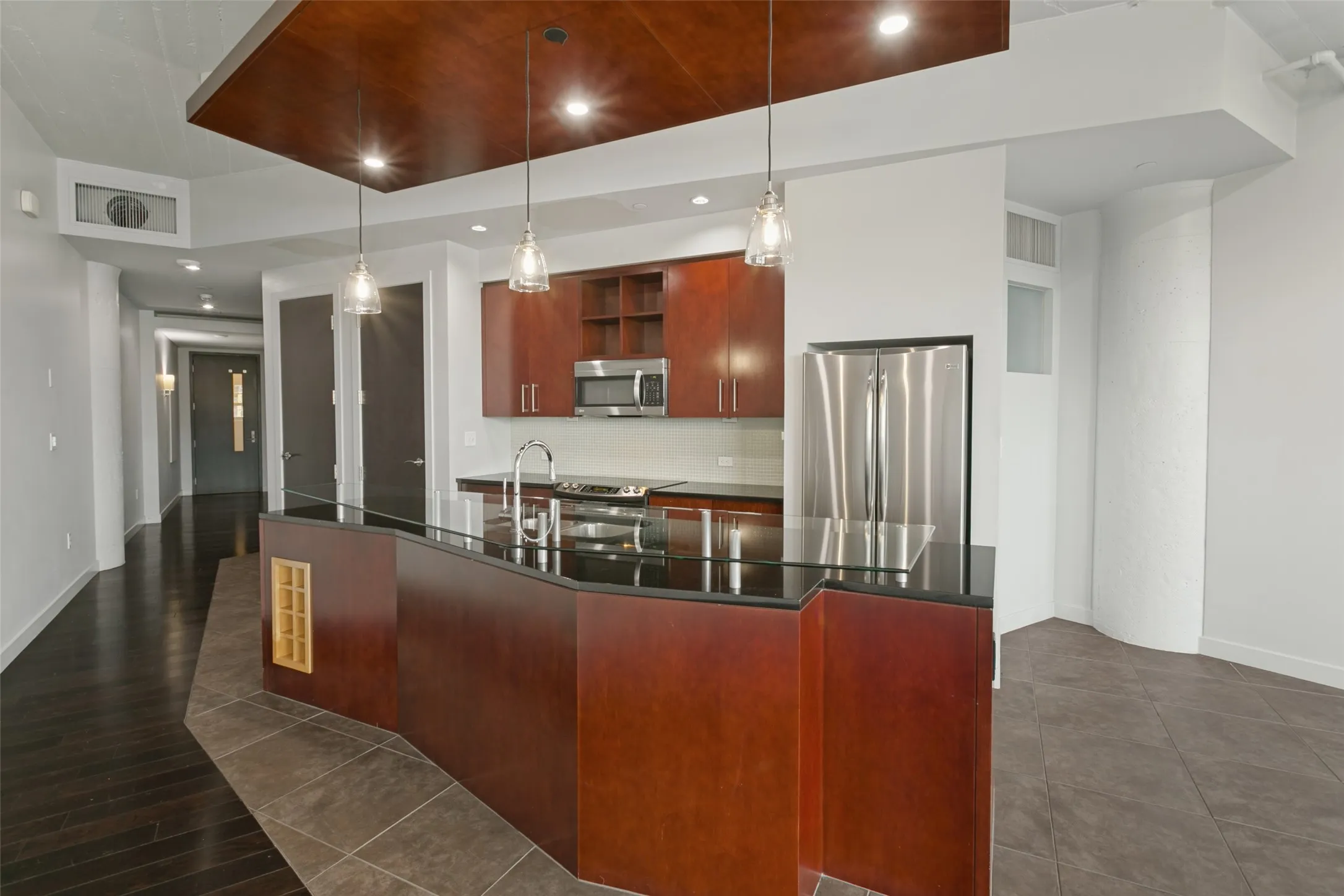 Condominium For Sale in Tarrant County , 2600 W 7th Street 1533, Fort Worth, Texas 76107, 1 Bedroom, 1 Bathroom, 2 Garage spaces, 1,263 Sqft, built in 1928, mls#21396270, Real Estate Agent in Fort Worth, Homes For Sale in Tarrant county, Homes For Sale in Fort Worth, Realtor in Fort Worth Texas, Real Estate Brokerage Independent Realty Texas, Luminita Cordes Realtor