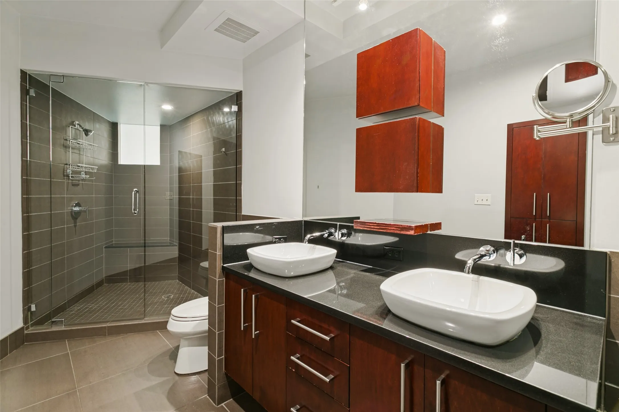 Condominium For Sale in Tarrant County , 2600 W 7th Street 1533, Fort Worth, Texas 76107, 1 Bedroom, 1 Bathroom, 2 Garage spaces, 1,263 Sqft, built in 1928, mls#21396270, Real Estate Agent in Fort Worth, Homes For Sale in Tarrant county, Homes For Sale in Fort Worth, Realtor in Fort Worth Texas, Real Estate Brokerage Independent Realty Texas, Luminita Cordes Realtor
