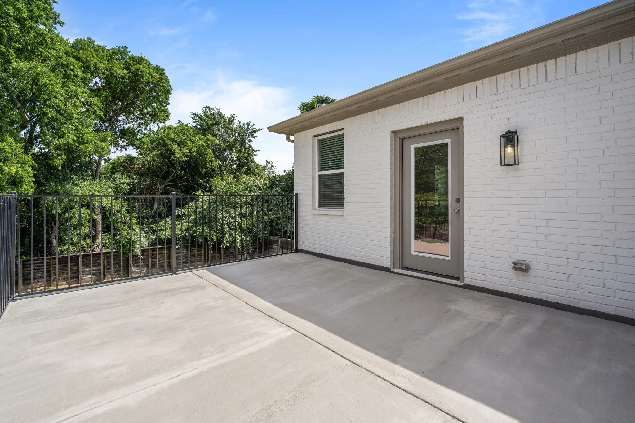 Single Family Residence For Rent in Tarrant County , 5618 Oaks Lane, Westworth Village, Texas 76114, 4 Bedroom, 4 Bathroom, 2 Garage spaces, 2,581 Sqft, built in 2022, mls#21400823, Real Estate Agent in Westworth Village, Homes For Rent in Tarrant county, Homes For Rent in Westworth Village, Realtor in Westworth Village Texas, Real Estate Brokerage Independent Realty Texas, Luminita Cordes Realtor
