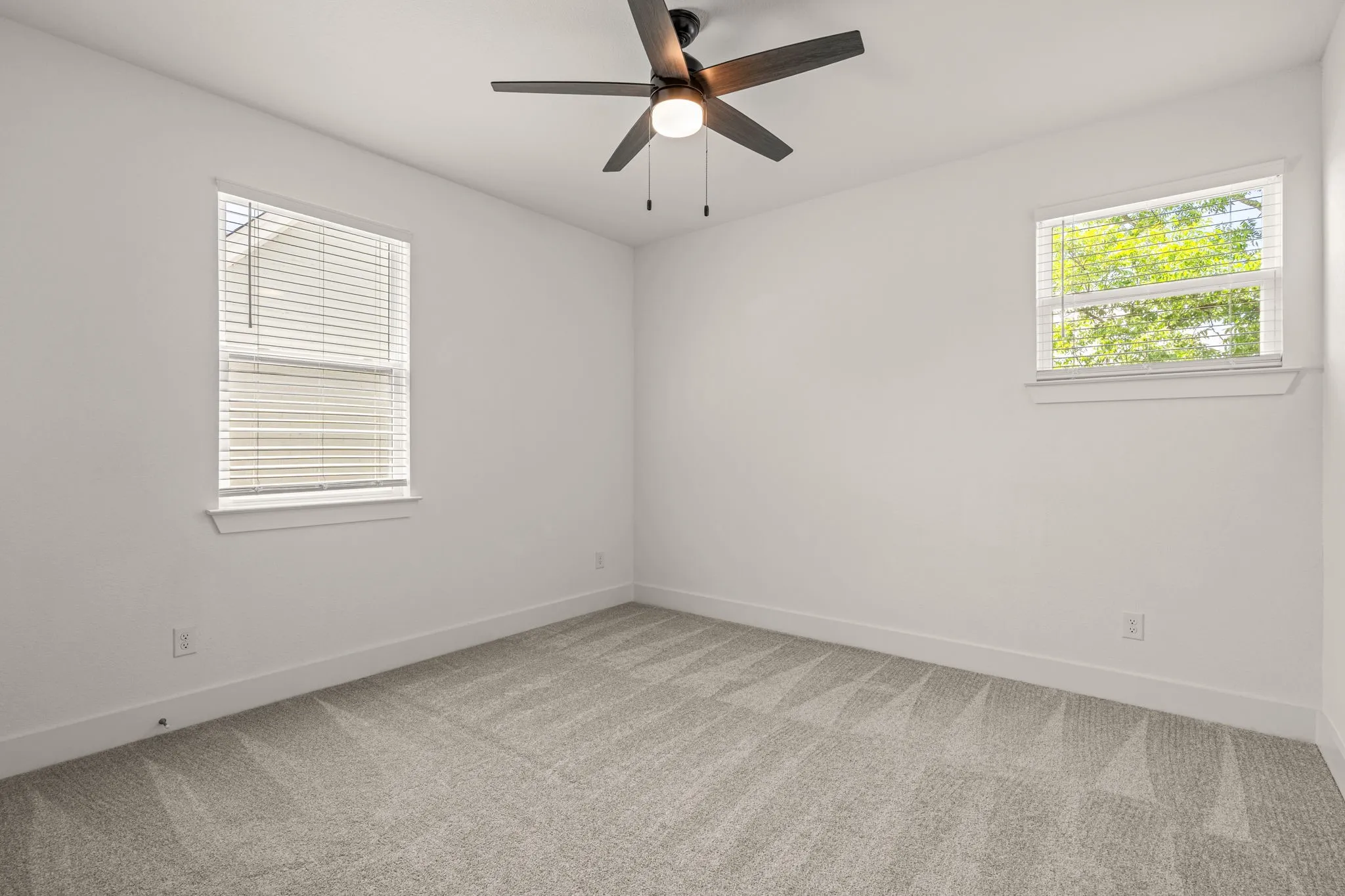 Single Family Residence For Rent in Tarrant County , 5618 Oaks Lane, Westworth Village, Texas 76114, 4 Bedroom, 4 Bathroom, 2 Garage spaces, 2,581 Sqft, built in 2022, mls#21400823, Real Estate Agent in Westworth Village, Homes For Rent in Tarrant county, Homes For Rent in Westworth Village, Realtor in Westworth Village Texas, Real Estate Brokerage Independent Realty Texas, Luminita Cordes Realtor