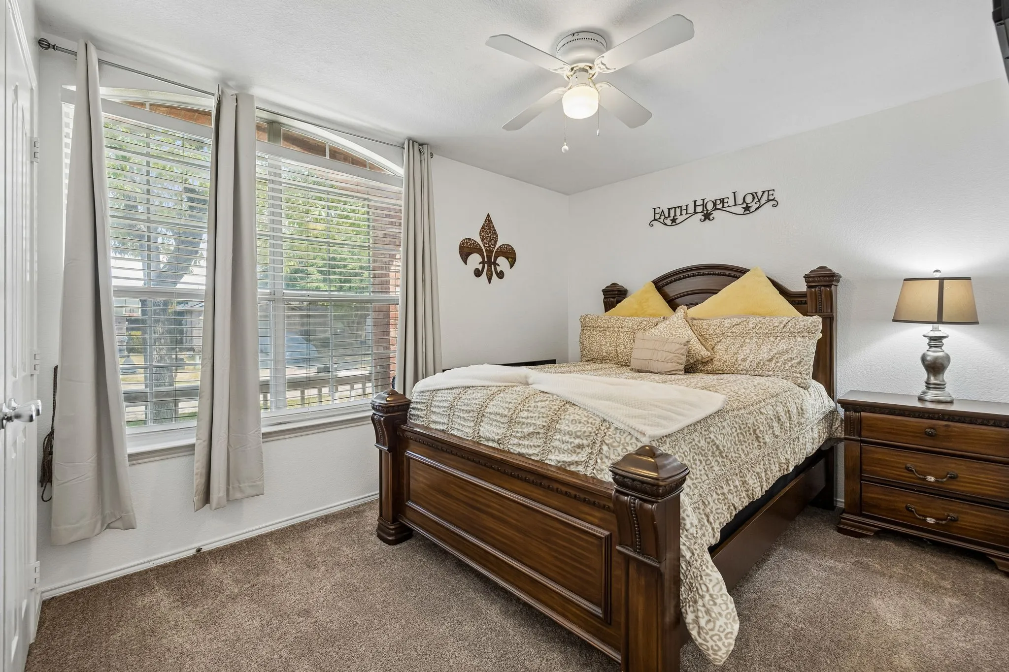 Single Family Residence For Rent in Denton County , 1023 Aviary, Aubrey, Texas 76227, 3 Bedroom, 2 Bathroom, 2 Garage spaces, 1,733 Sqft, built in 2003, mls#21403539, Real Estate Agent in Aubrey, Homes For Rent in Denton county, Homes For Rent in Aubrey, Realtor in Aubrey Texas, Real Estate Brokerage Independent Realty Texas, Luminita Cordes Realtor