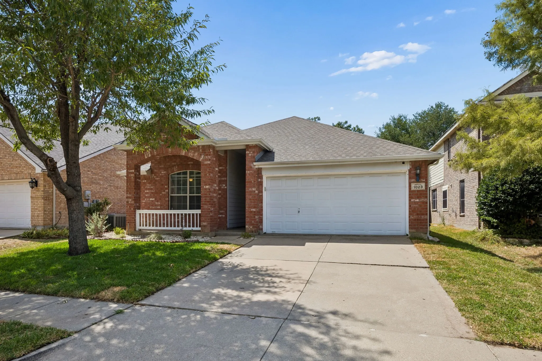 Single Family Residence For Rent in Denton County , 1023 Aviary, Aubrey, Texas 76227, 3 Bedroom, 2 Bathroom, 2 Garage spaces, 1,733 Sqft, built in 2003, mls#21403539, Real Estate Agent in Aubrey, Homes For Rent in Denton county, Homes For Rent in Aubrey, Realtor in Aubrey Texas, Real Estate Brokerage Independent Realty Texas, Luminita Cordes Realtor