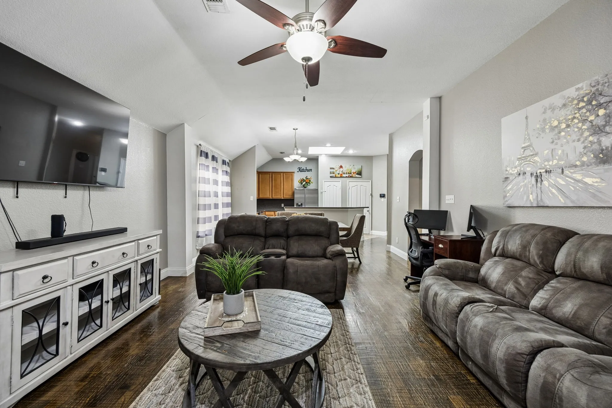 Single Family Residence For Rent in Denton County , 1023 Aviary, Aubrey, Texas 76227, 3 Bedroom, 2 Bathroom, 2 Garage spaces, 1,733 Sqft, built in 2003, mls#21403539, Real Estate Agent in Aubrey, Homes For Rent in Denton county, Homes For Rent in Aubrey, Realtor in Aubrey Texas, Real Estate Brokerage Independent Realty Texas, Luminita Cordes Realtor