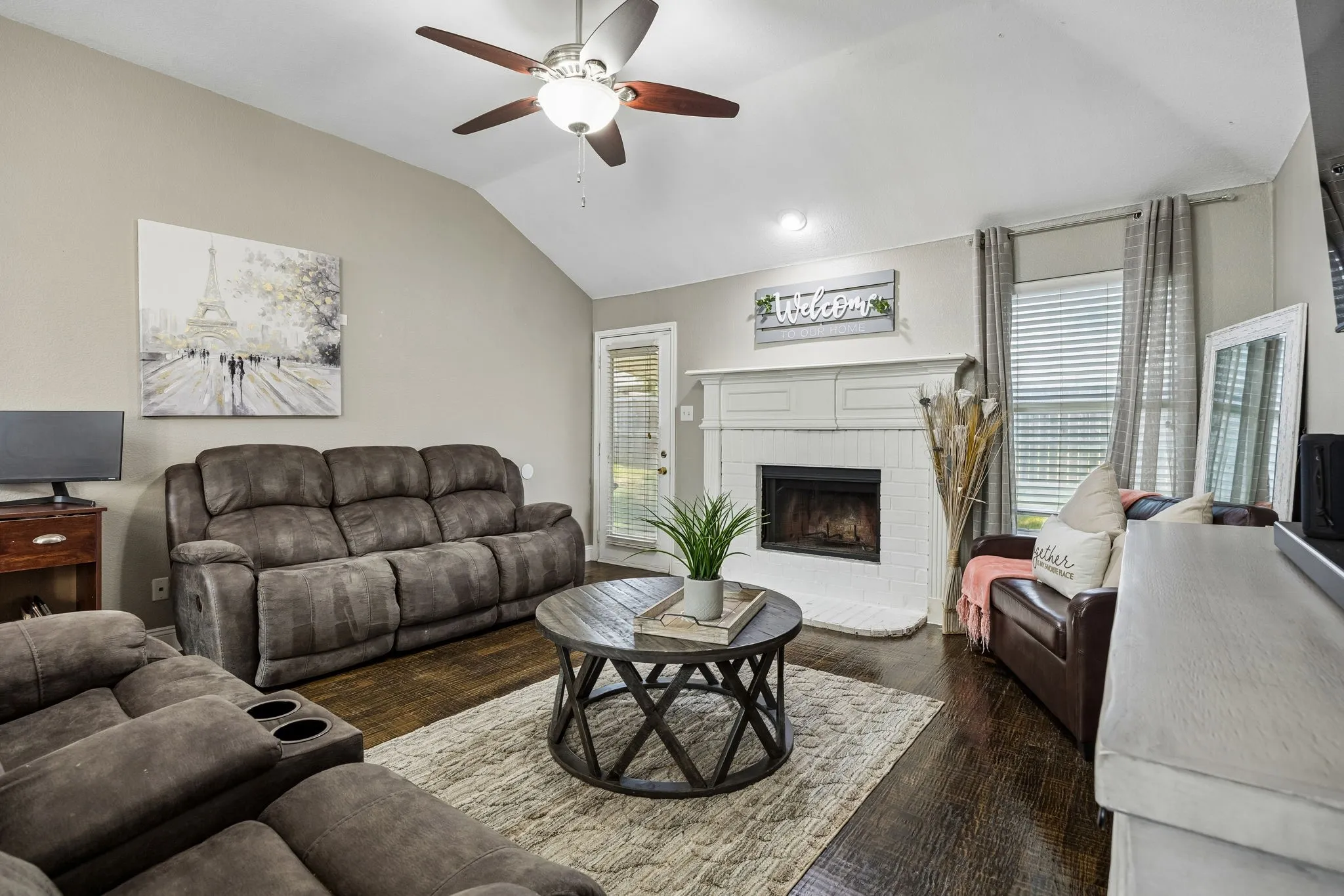 Single Family Residence For Rent in Denton County , 1023 Aviary, Aubrey, Texas 76227, 3 Bedroom, 2 Bathroom, 2 Garage spaces, 1,733 Sqft, built in 2003, mls#21403539, Real Estate Agent in Aubrey, Homes For Rent in Denton county, Homes For Rent in Aubrey, Realtor in Aubrey Texas, Real Estate Brokerage Independent Realty Texas, Luminita Cordes Realtor