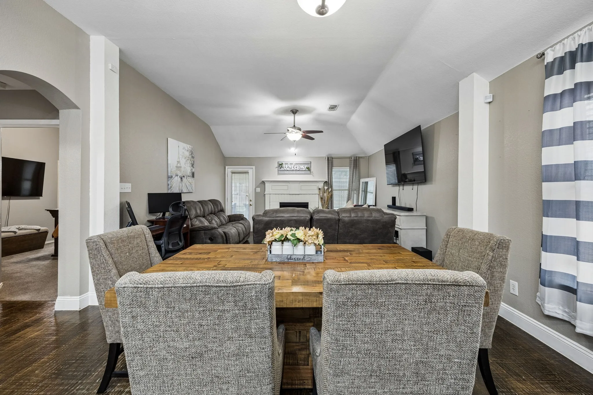 Single Family Residence For Rent in Denton County , 1023 Aviary, Aubrey, Texas 76227, 3 Bedroom, 2 Bathroom, 2 Garage spaces, 1,733 Sqft, built in 2003, mls#21403539, Real Estate Agent in Aubrey, Homes For Rent in Denton county, Homes For Rent in Aubrey, Realtor in Aubrey Texas, Real Estate Brokerage Independent Realty Texas, Luminita Cordes Realtor