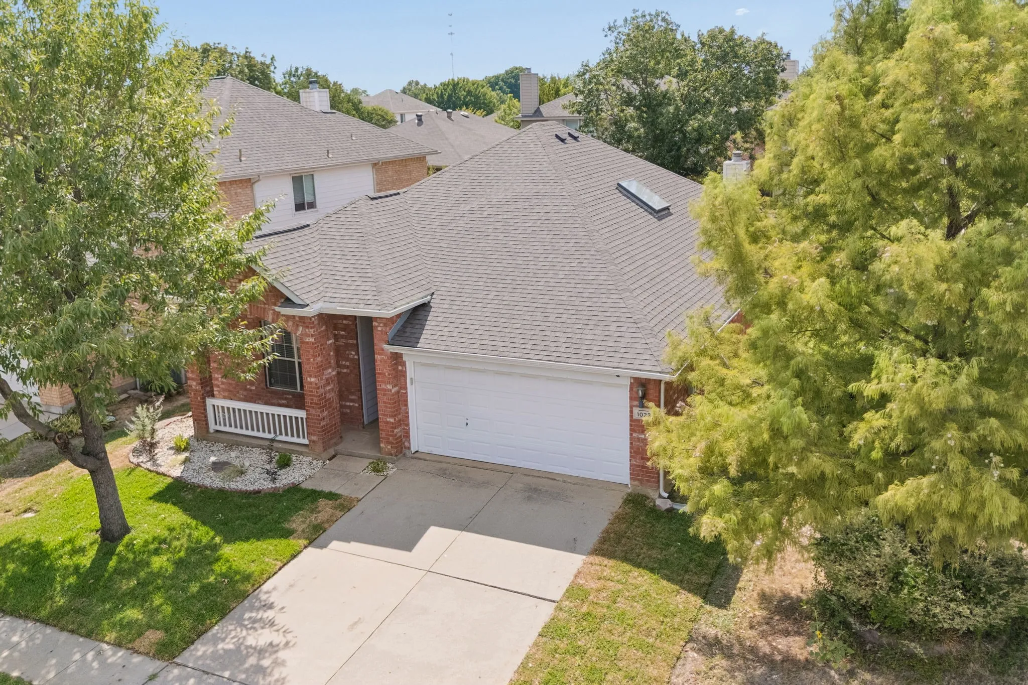 Single Family Residence For Rent in Denton County , 1023 Aviary, Aubrey, Texas 76227, 3 Bedroom, 2 Bathroom, 2 Garage spaces, 1,733 Sqft, built in 2003, mls#21403539, Real Estate Agent in Aubrey, Homes For Rent in Denton county, Homes For Rent in Aubrey, Realtor in Aubrey Texas, Real Estate Brokerage Independent Realty Texas, Luminita Cordes Realtor