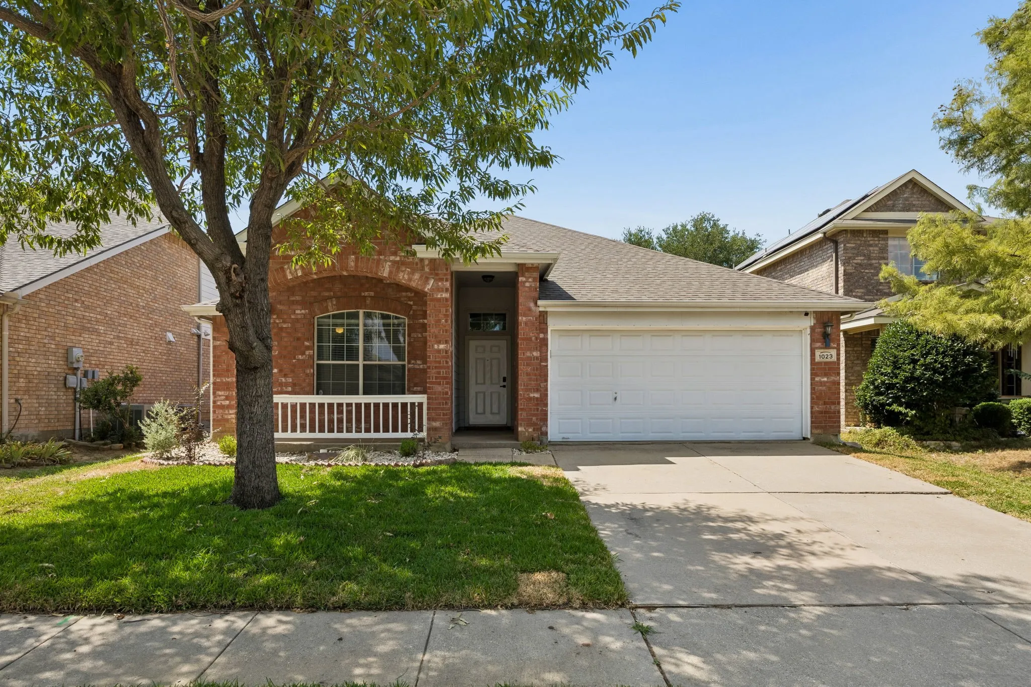 Single Family Residence For Rent in Denton County , 1023 Aviary, Aubrey, Texas 76227, 3 Bedroom, 2 Bathroom, 2 Garage spaces, 1,733 Sqft, built in 2003, mls#21403539, Real Estate Agent in Aubrey, Homes For Rent in Denton county, Homes For Rent in Aubrey, Realtor in Aubrey Texas, Real Estate Brokerage Independent Realty Texas, Luminita Cordes Realtor