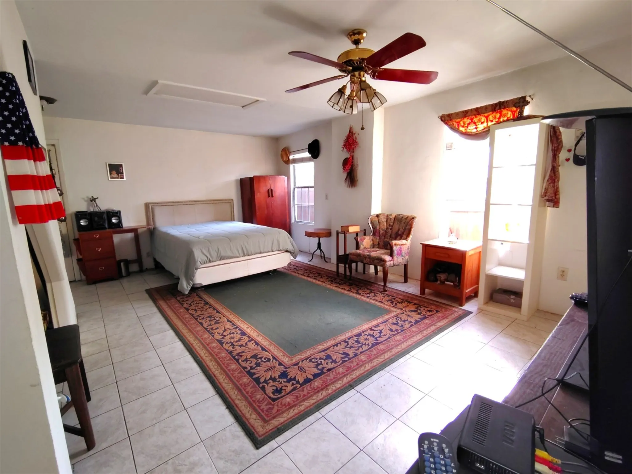 Single Family Residence For Sale in Dallas County , 516 & 518 S Glasgow Drive, Dallas, Texas 75223, 4 Bedroom, 3 Bathroom, Garage spaces, 2,025 Sqft, built in 1915, mls#21403386, Real Estate Agent in Dallas, Homes For Sale in Dallas county, Homes For Sale in Dallas, Realtor in Dallas Texas, Real Estate Brokerage Independent Realty Texas, Luminita Cordes Realtor