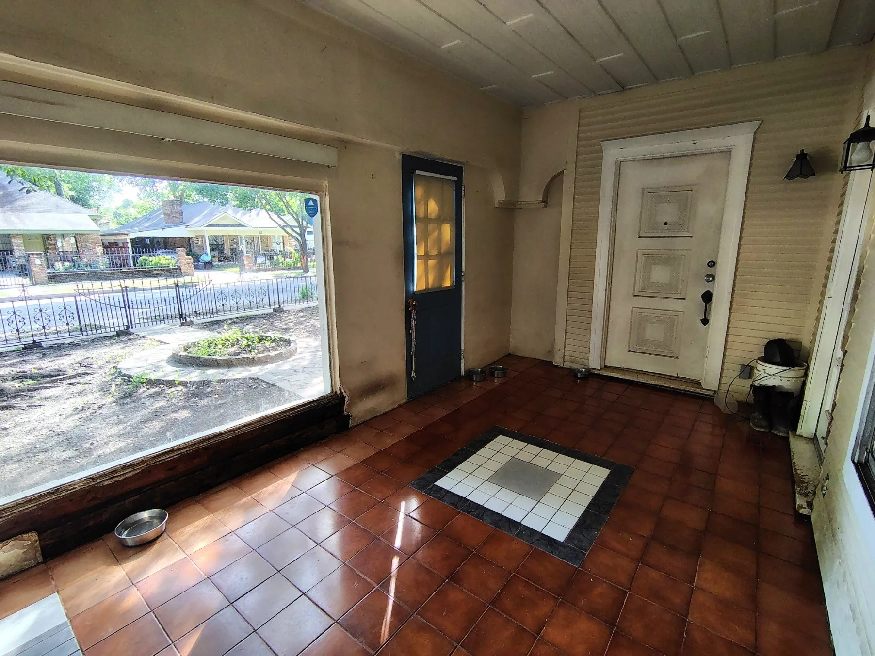 Single Family Residence For Sale in Dallas County , 516 & 518 S Glasgow Drive, Dallas, Texas 75223, 4 Bedroom, 3 Bathroom, Garage spaces, 2,025 Sqft, built in 1915, mls#21403386, Real Estate Agent in Dallas, Homes For Sale in Dallas county, Homes For Sale in Dallas, Realtor in Dallas Texas, Real Estate Brokerage Independent Realty Texas, Luminita Cordes Realtor
