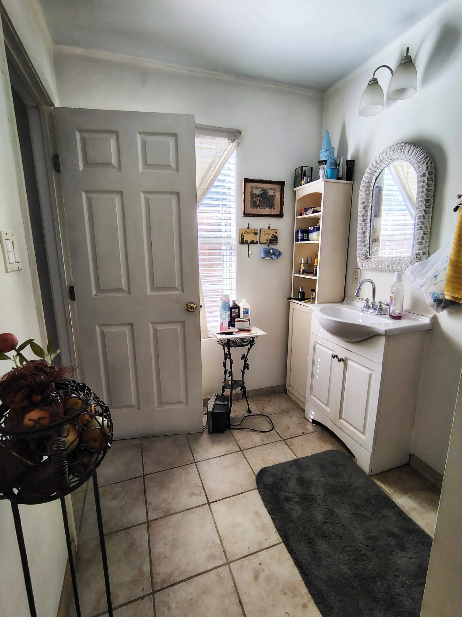 Single Family Residence For Sale in Dallas County , 516 & 518 S Glasgow Drive, Dallas, Texas 75223, 4 Bedroom, 3 Bathroom, Garage spaces, 2,025 Sqft, built in 1915, mls#21403386, Real Estate Agent in Dallas, Homes For Sale in Dallas county, Homes For Sale in Dallas, Realtor in Dallas Texas, Real Estate Brokerage Independent Realty Texas, Luminita Cordes Realtor