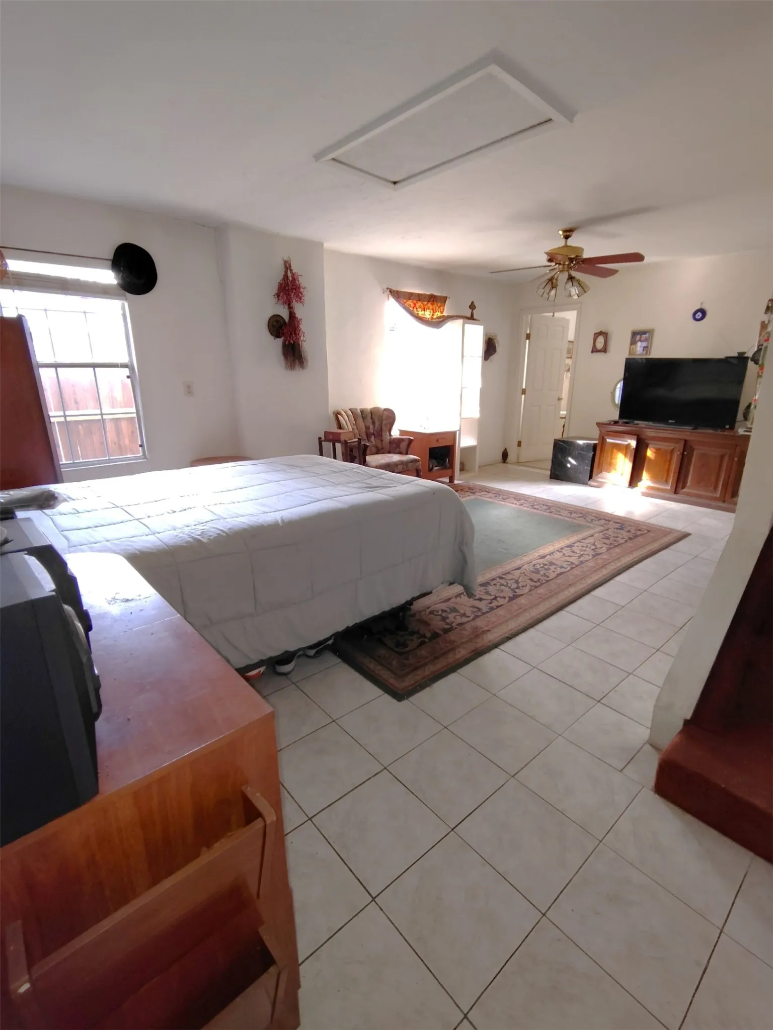 Single Family Residence For Sale in Dallas County , 516 & 518 S Glasgow Drive, Dallas, Texas 75223, 4 Bedroom, 3 Bathroom, Garage spaces, 2,025 Sqft, built in 1915, mls#21403386, Real Estate Agent in Dallas, Homes For Sale in Dallas county, Homes For Sale in Dallas, Realtor in Dallas Texas, Real Estate Brokerage Independent Realty Texas, Luminita Cordes Realtor