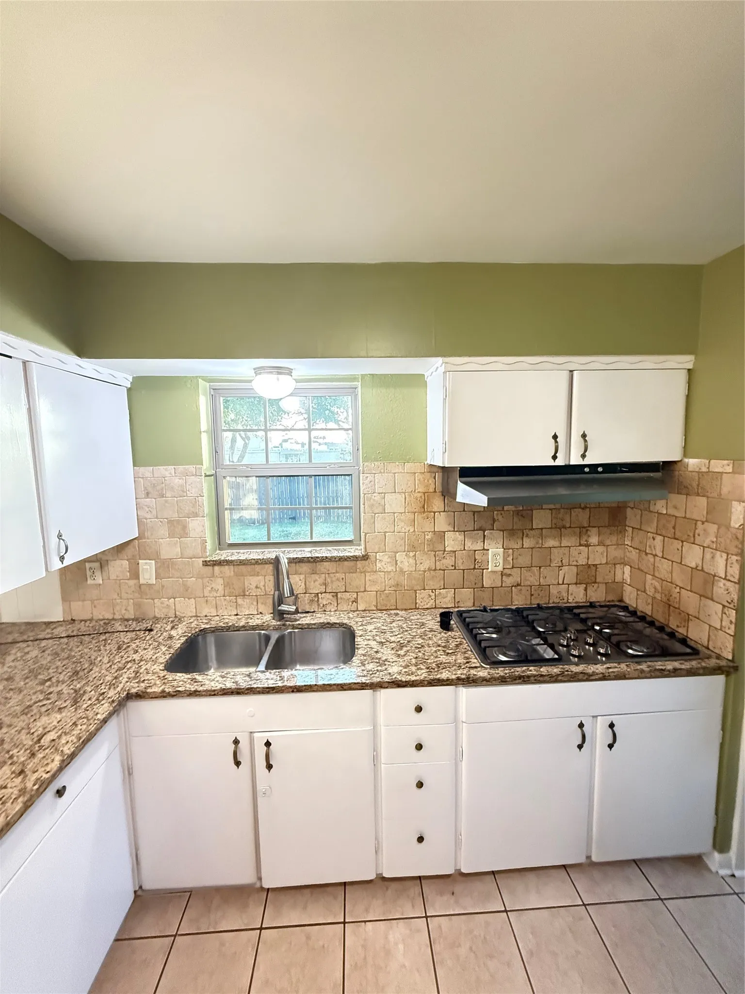 Single Family Residence For Rent in Dallas County , 2401 Patricia Lane, Garland, Texas 75041, 3 Bedroom, 2 Bathroom, 2 Garage spaces, 1,390 Sqft, built in 1959, mls#21403547, Real Estate Agent in Garland, Homes For Rent in Dallas county, Homes For Rent in Garland, Realtor in Garland Texas, Real Estate Brokerage Independent Realty Texas, Luminita Cordes Realtor