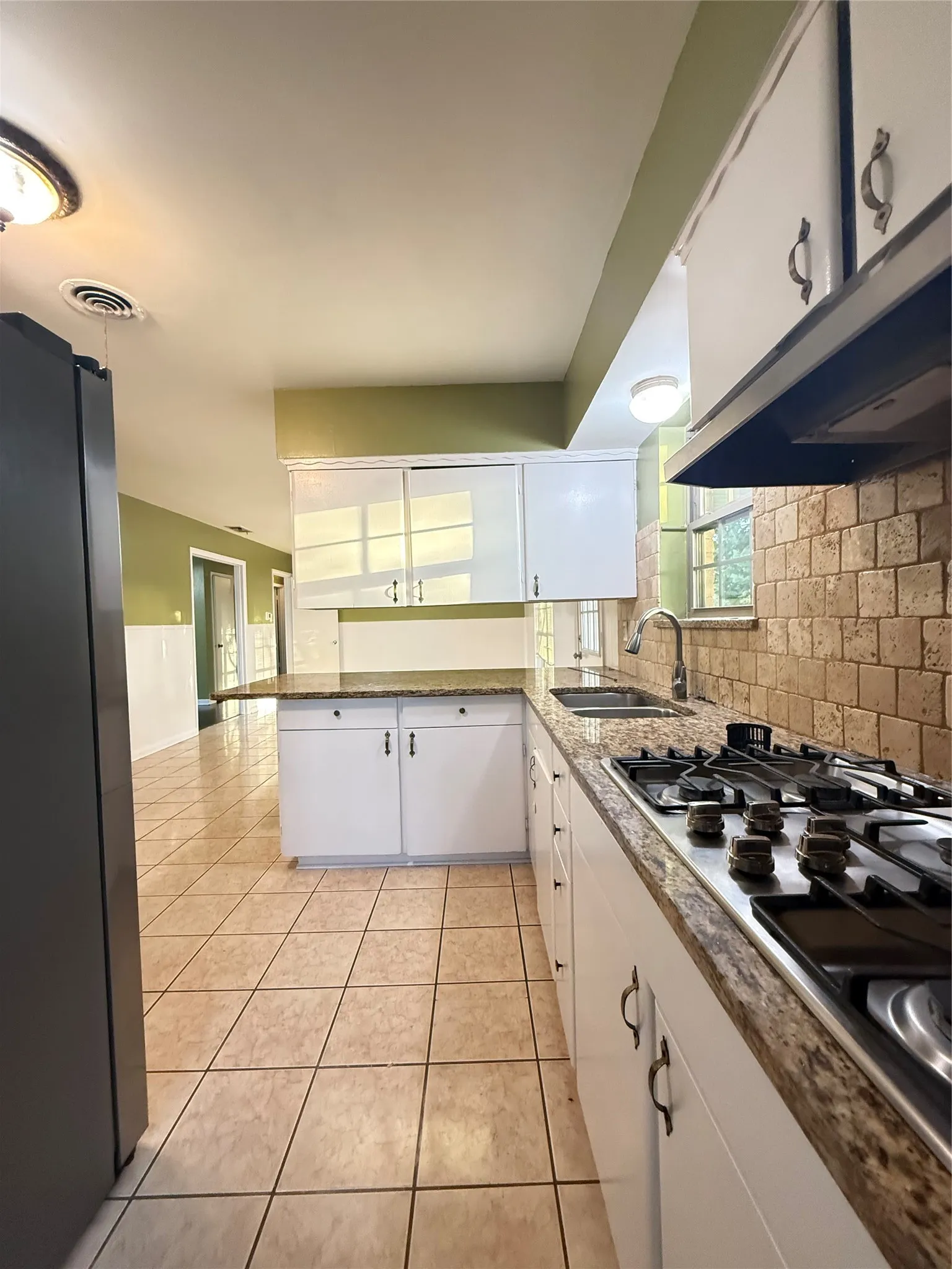 Single Family Residence For Rent in Dallas County , 2401 Patricia Lane, Garland, Texas 75041, 3 Bedroom, 2 Bathroom, 2 Garage spaces, 1,390 Sqft, built in 1959, mls#21403547, Real Estate Agent in Garland, Homes For Rent in Dallas county, Homes For Rent in Garland, Realtor in Garland Texas, Real Estate Brokerage Independent Realty Texas, Luminita Cordes Realtor