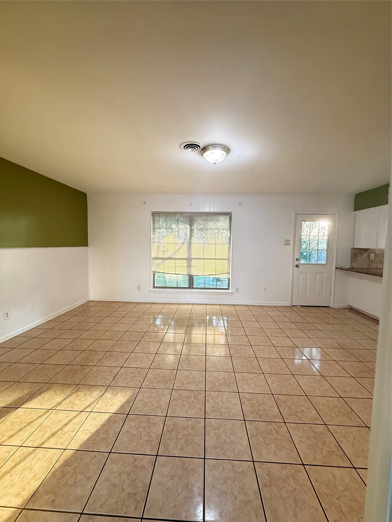 Single Family Residence For Rent in Dallas County , 2401 Patricia Lane, Garland, Texas 75041, 3 Bedroom, 2 Bathroom, 2 Garage spaces, 1,390 Sqft, built in 1959, mls#21403547, Real Estate Agent in Garland, Homes For Rent in Dallas county, Homes For Rent in Garland, Realtor in Garland Texas, Real Estate Brokerage Independent Realty Texas, Luminita Cordes Realtor
