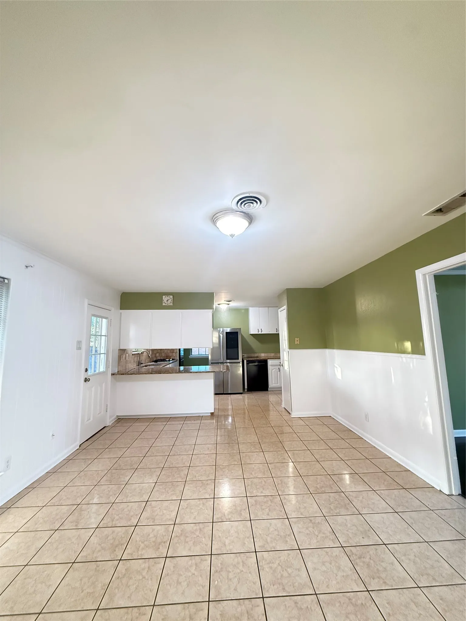 Single Family Residence For Rent in Dallas County , 2401 Patricia Lane, Garland, Texas 75041, 3 Bedroom, 2 Bathroom, 2 Garage spaces, 1,390 Sqft, built in 1959, mls#21403547, Real Estate Agent in Garland, Homes For Rent in Dallas county, Homes For Rent in Garland, Realtor in Garland Texas, Real Estate Brokerage Independent Realty Texas, Luminita Cordes Realtor