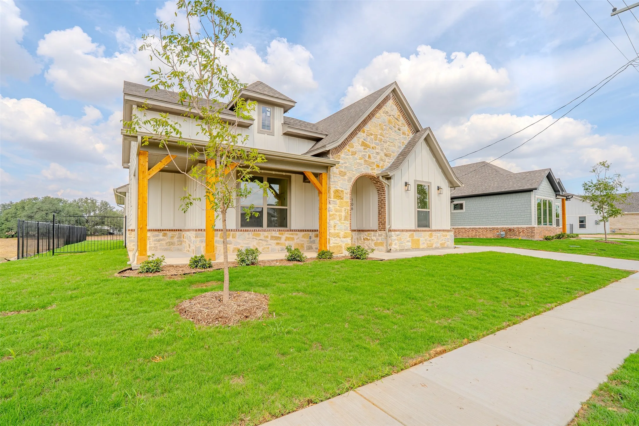 Single Family Residence For Sale in Bosque County , 106 K Street, Meridian, Texas 76665, 3 Bedroom, 3 Bathroom, 2 Garage spaces, 1,873 Sqft, built in 2026, mls#21402260, Real Estate Agent in Meridian, Homes For Sale in Bosque county, Homes For Sale in Meridian, Realtor in Meridian Texas, Real Estate Brokerage Independent Realty Texas, Luminita Cordes Realtor