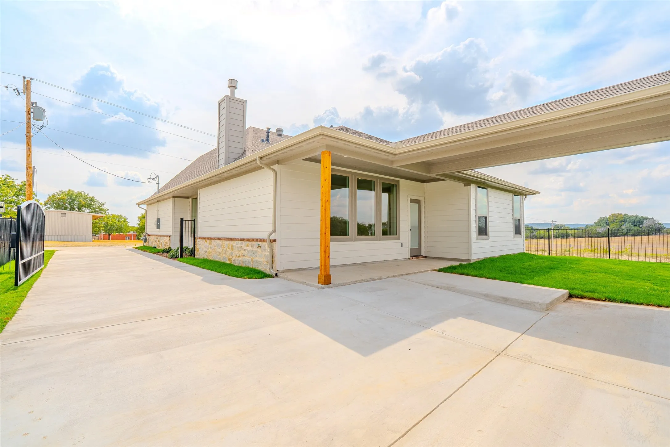 Single Family Residence For Sale in Bosque County , 106 K Street, Meridian, Texas 76665, 3 Bedroom, 3 Bathroom, 2 Garage spaces, 1,873 Sqft, built in 2026, mls#21402260, Real Estate Agent in Meridian, Homes For Sale in Bosque county, Homes For Sale in Meridian, Realtor in Meridian Texas, Real Estate Brokerage Independent Realty Texas, Luminita Cordes Realtor