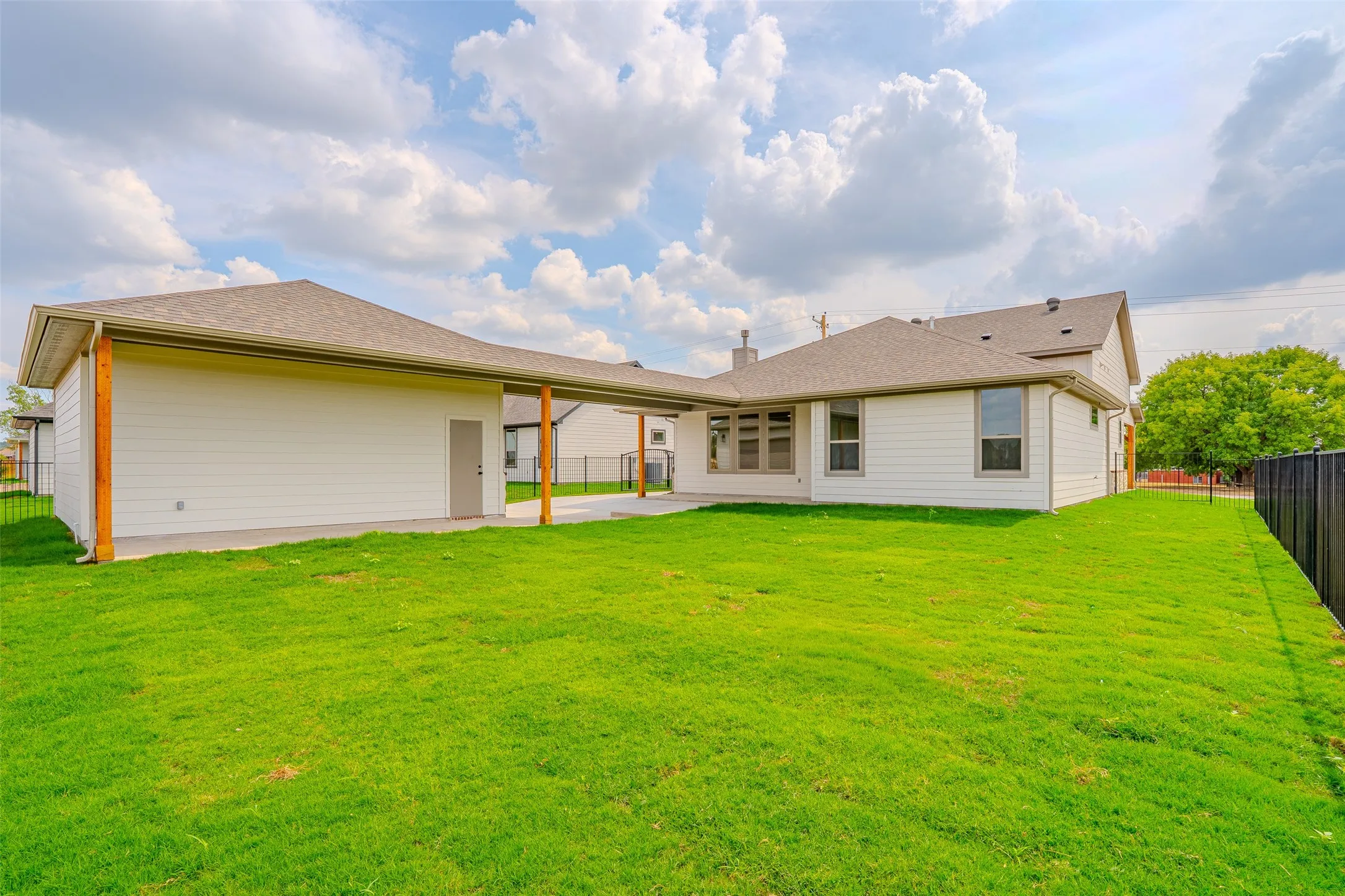 Single Family Residence For Sale in Bosque County , 106 K Street, Meridian, Texas 76665, 3 Bedroom, 3 Bathroom, 2 Garage spaces, 1,873 Sqft, built in 2026, mls#21402260, Real Estate Agent in Meridian, Homes For Sale in Bosque county, Homes For Sale in Meridian, Realtor in Meridian Texas, Real Estate Brokerage Independent Realty Texas, Luminita Cordes Realtor