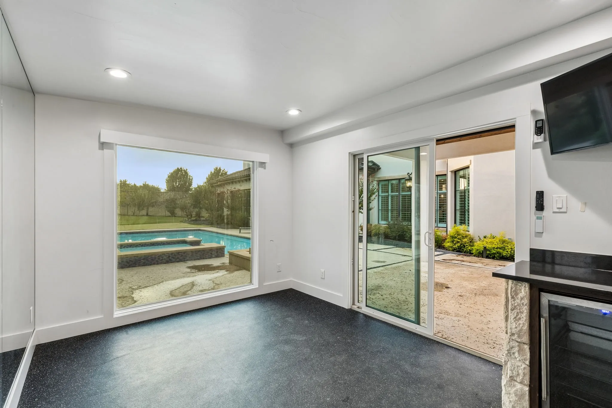 Pool House with full​​‌​​​​‌​​‌‌​‌‌​​​‌‌​‌​‌​‌​​​‌​​ Bath