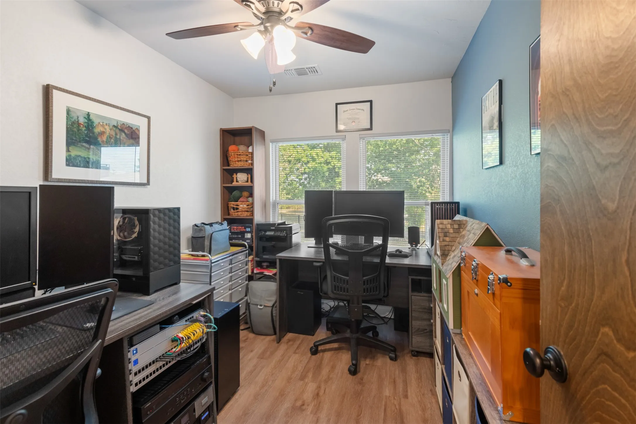 Single Family Residence For Sale in Denton County , 911 Clearview Street, Krum, Texas 76249, 4 Bedroom, 3 Bathroom, 3 Garage spaces, 2,911 Sqft, built in 1984, mls#21402271, Real Estate Agent in Krum, Homes For Sale in Denton county, Homes For Sale in Krum, Realtor in Krum Texas, Real Estate Brokerage Independent Realty Texas, Luminita Cordes Realtor