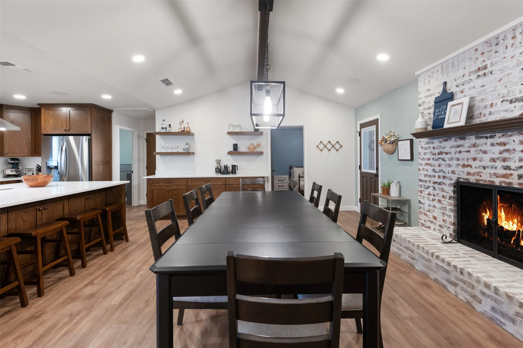 Single Family Residence For Sale in Denton County , 911 Clearview Street, Krum, Texas 76249, 4 Bedroom, 3 Bathroom, 3 Garage spaces, 2,911 Sqft, built in 1984, mls#21402271, Real Estate Agent in Krum, Homes For Sale in Denton county, Homes For Sale in Krum, Realtor in Krum Texas, Real Estate Brokerage Independent Realty Texas, Luminita Cordes Realtor