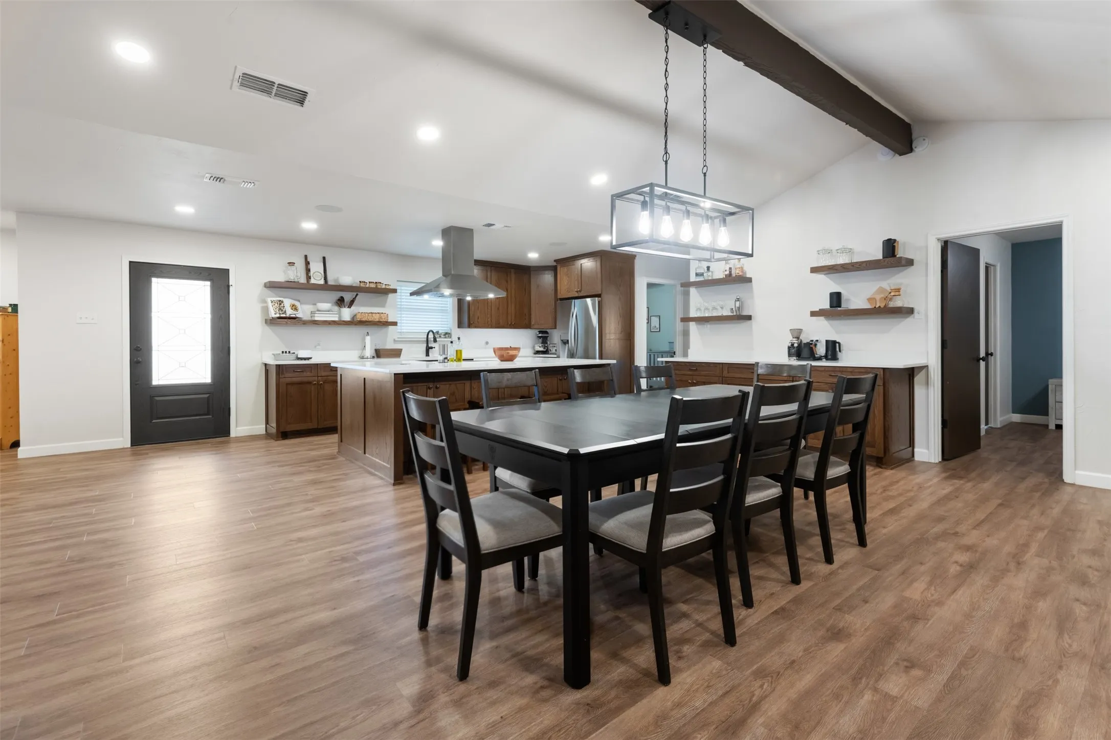 Single Family Residence For Sale in Denton County , 911 Clearview Street, Krum, Texas 76249, 4 Bedroom, 3 Bathroom, 3 Garage spaces, 2,911 Sqft, built in 1984, mls#21402271, Real Estate Agent in Krum, Homes For Sale in Denton county, Homes For Sale in Krum, Realtor in Krum Texas, Real Estate Brokerage Independent Realty Texas, Luminita Cordes Realtor