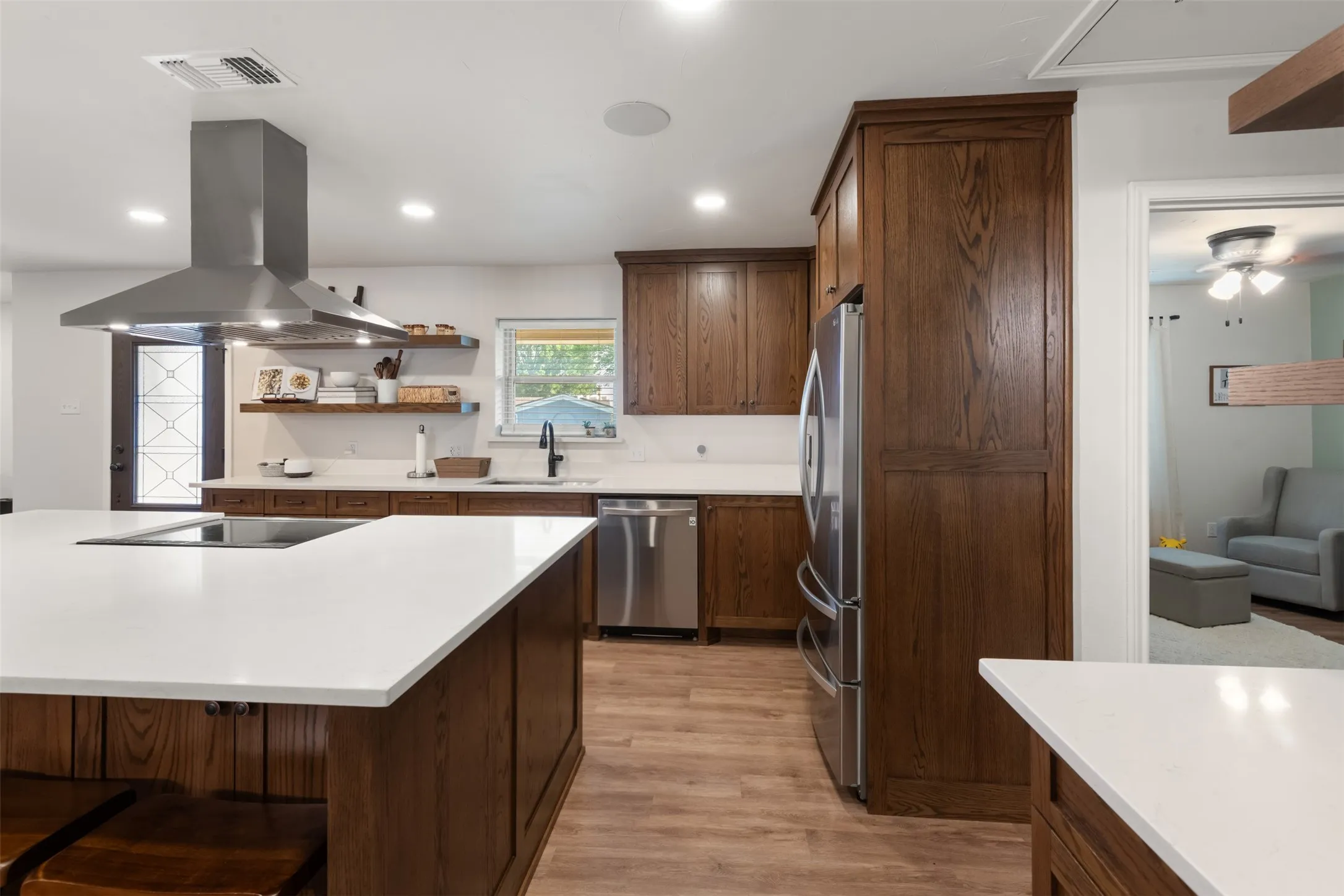 Single Family Residence For Sale in Denton County , 911 Clearview Street, Krum, Texas 76249, 4 Bedroom, 3 Bathroom, 3 Garage spaces, 2,911 Sqft, built in 1984, mls#21402271, Real Estate Agent in Krum, Homes For Sale in Denton county, Homes For Sale in Krum, Realtor in Krum Texas, Real Estate Brokerage Independent Realty Texas, Luminita Cordes Realtor