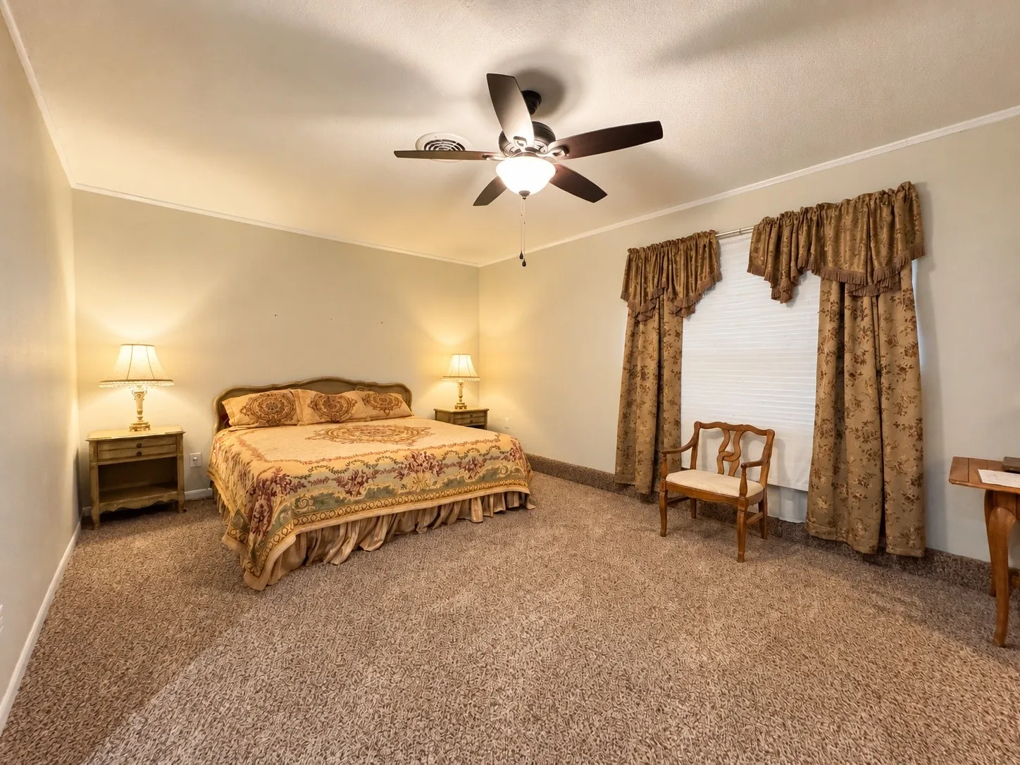 Single Family Residence For Sale in Haskell County , 1601 N Avenue F, Haskell, Texas 79521, 5 Bedroom, 4 Bathroom, 3 Garage spaces, 3,366 Sqft, built in 1958, mls#21362694, Real Estate Agent in Haskell, Homes For Sale in Haskell county, Homes For Sale in Haskell, Realtor in Haskell Texas, Real Estate Brokerage Independent Realty Texas, Luminita Cordes Realtor