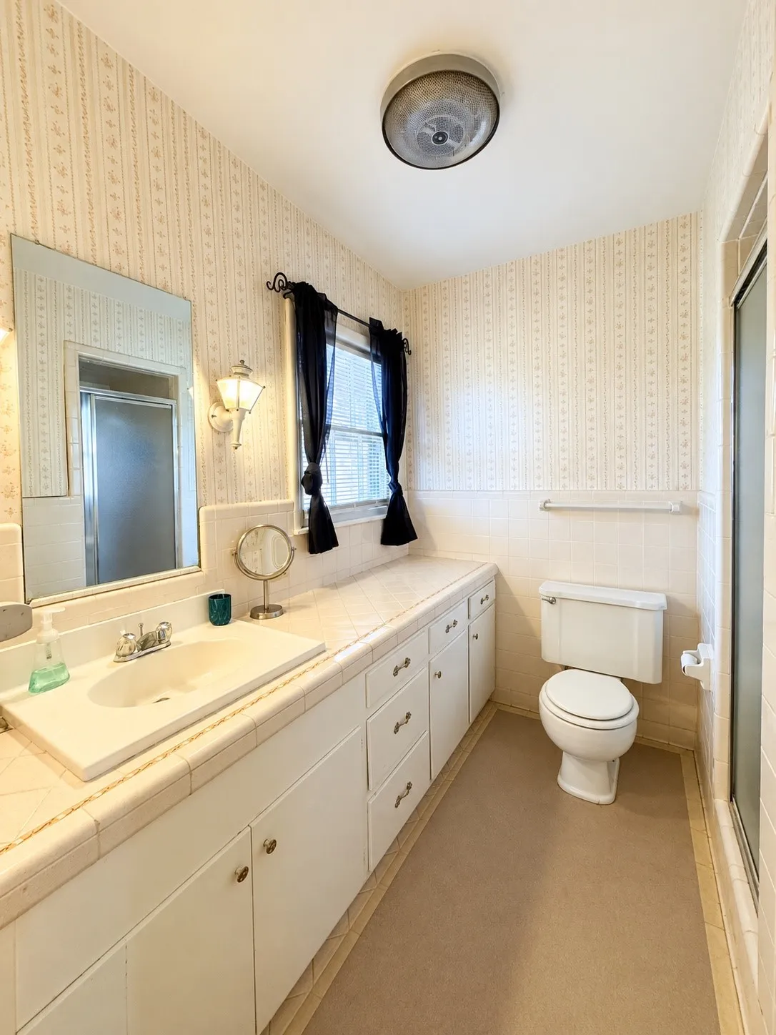 Single Family Residence For Sale in Haskell County , 1601 N Avenue F, Haskell, Texas 79521, 5 Bedroom, 4 Bathroom, 3 Garage spaces, 3,366 Sqft, built in 1958, mls#21362694, Real Estate Agent in Haskell, Homes For Sale in Haskell county, Homes For Sale in Haskell, Realtor in Haskell Texas, Real Estate Brokerage Independent Realty Texas, Luminita Cordes Realtor