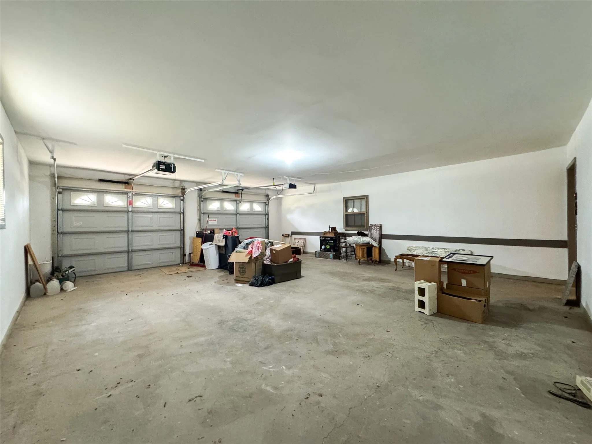 Single Family Residence For Sale in Haskell County , 1601 N Avenue F, Haskell, Texas 79521, 5 Bedroom, 4 Bathroom, 3 Garage spaces, 3,366 Sqft, built in 1958, mls#21362694, Real Estate Agent in Haskell, Homes For Sale in Haskell county, Homes For Sale in Haskell, Realtor in Haskell Texas, Real Estate Brokerage Independent Realty Texas, Luminita Cordes Realtor